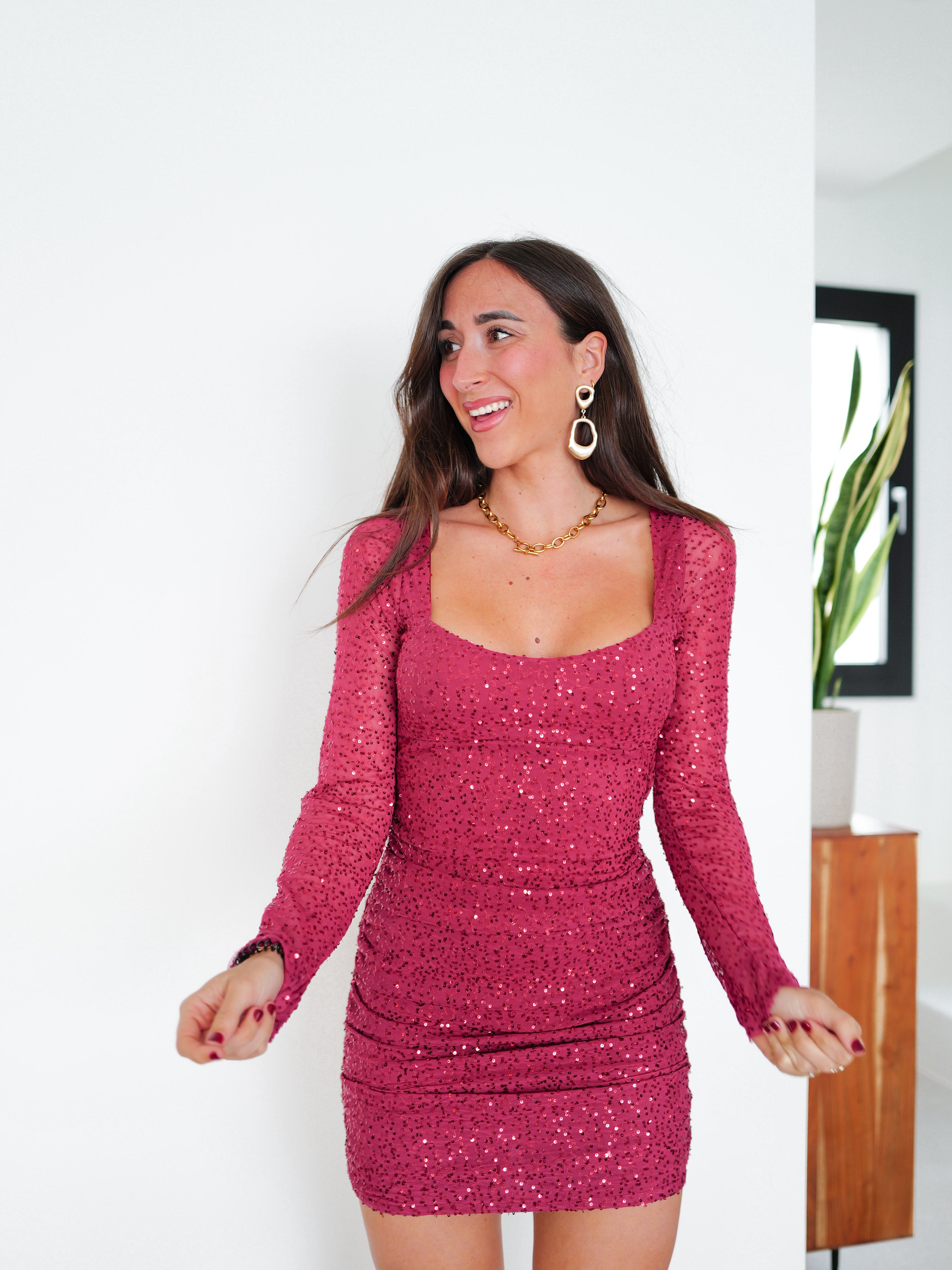 Mini abito in tulle con scollo quadrato glitter bordeaux