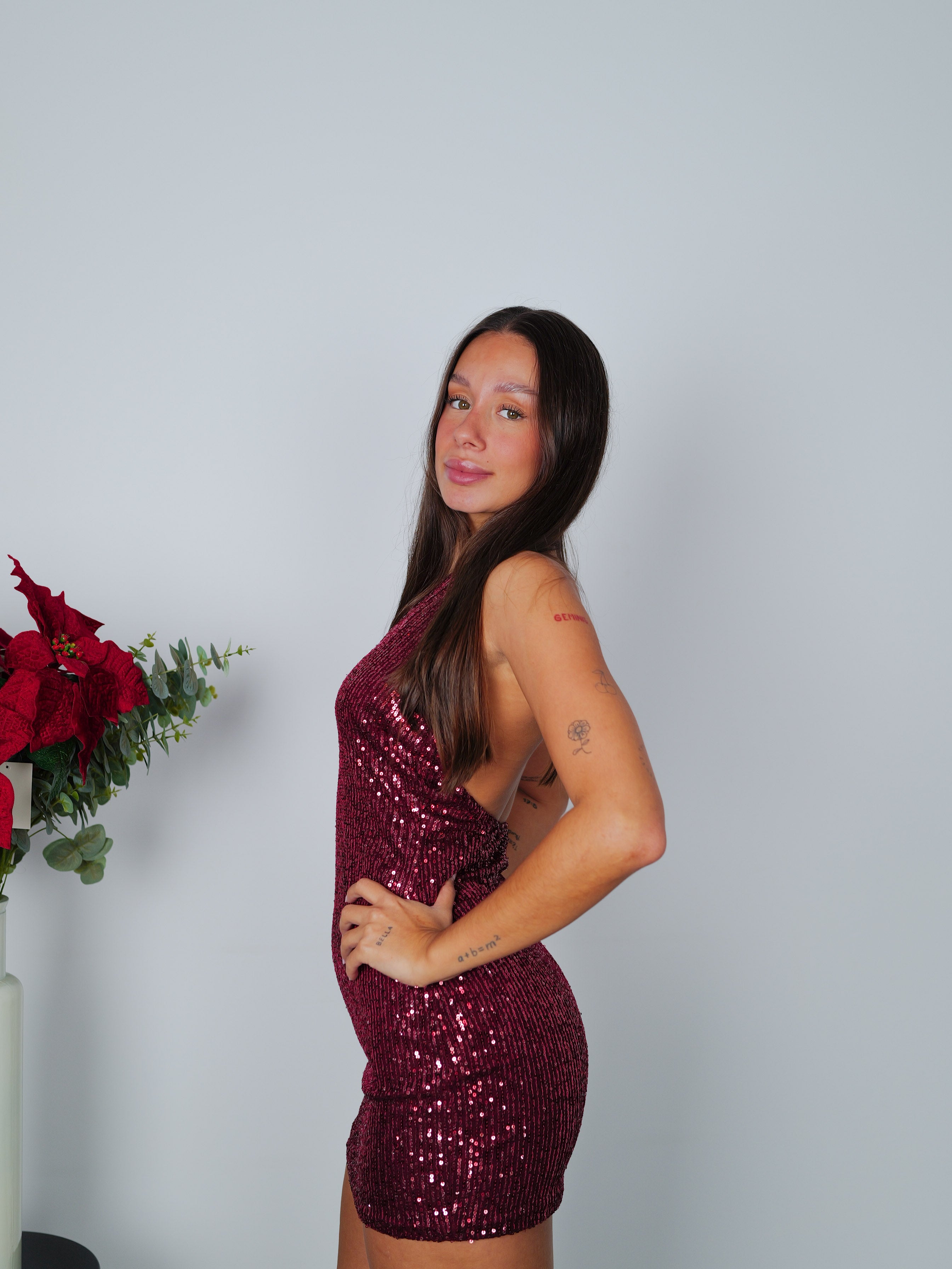 Abito mini peak back borgogna borgogna con glitter