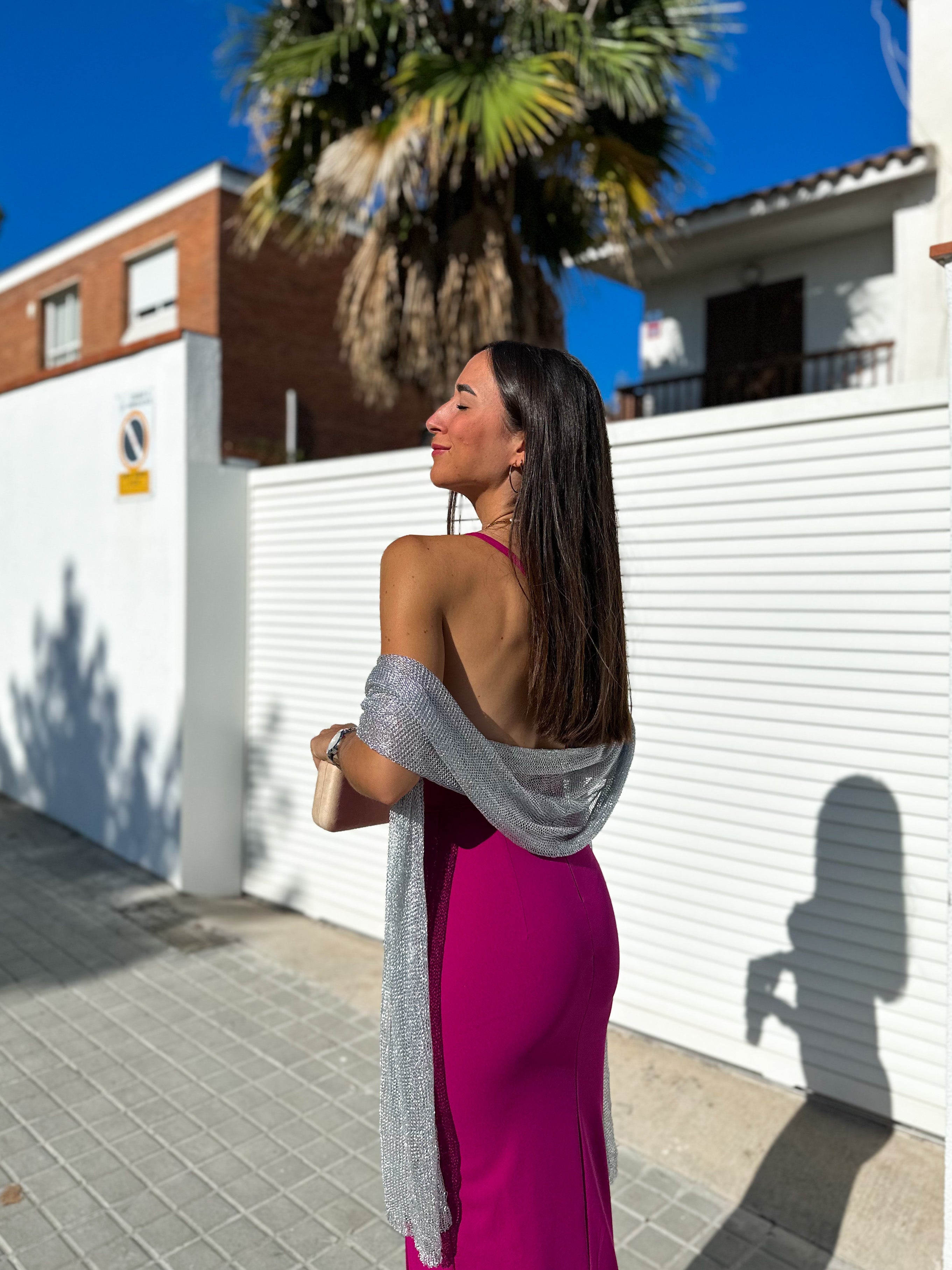 Abito amarena con scollo a sirena