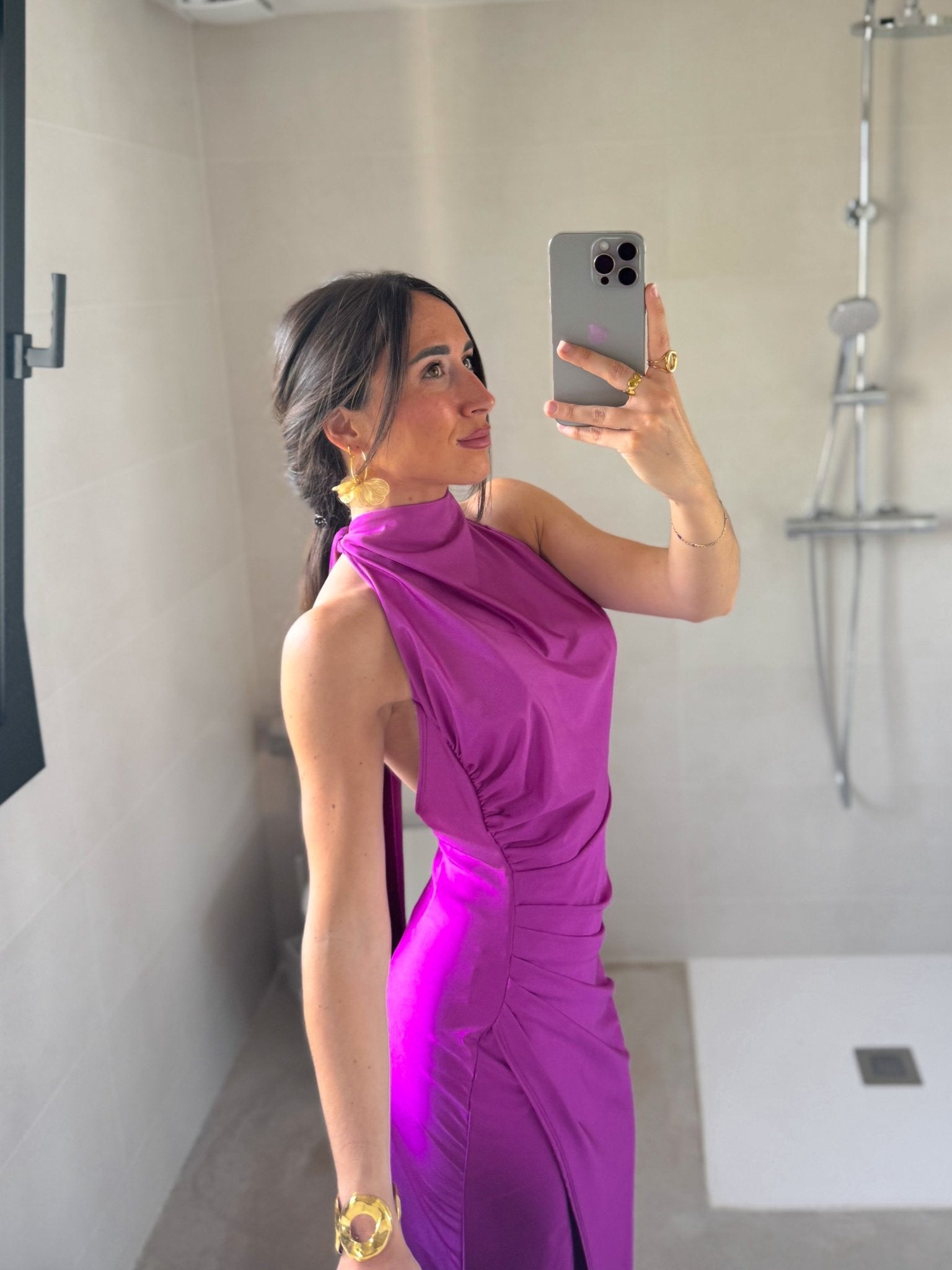 Abito con scollo all'americana e fiocco sulla schiena amarena SORELLAS