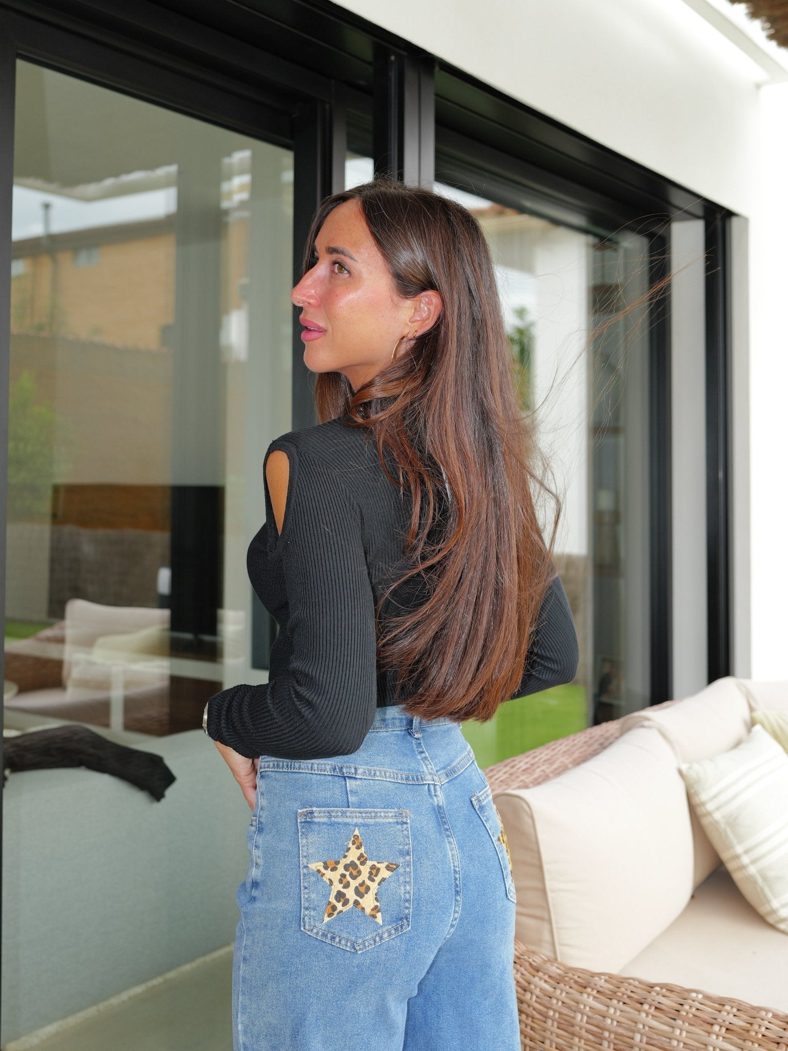 Maglione con spalle a canale nero - Sorellas The Brand Barcelona S.L