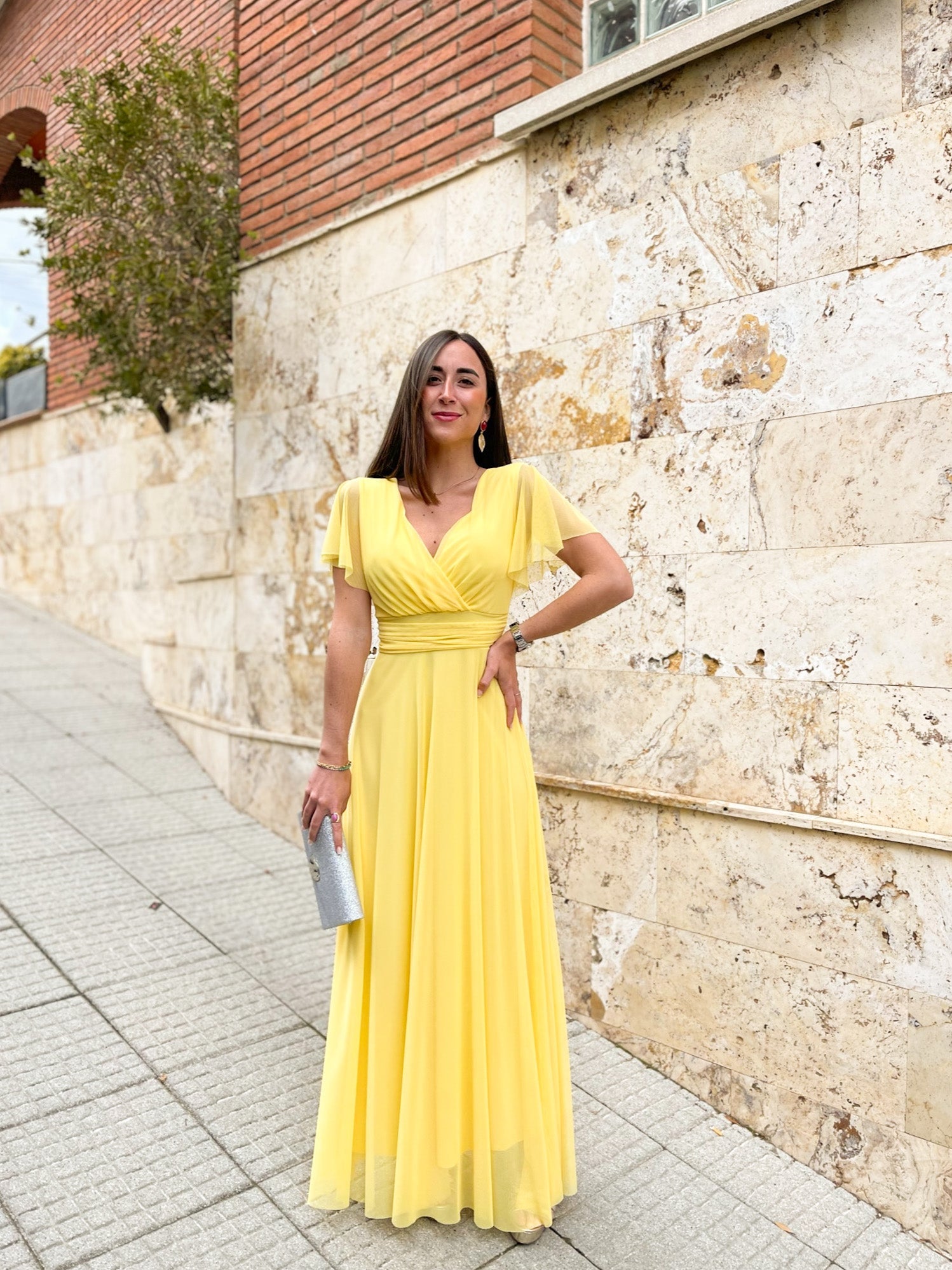 Abito in tulle con maniche gialle