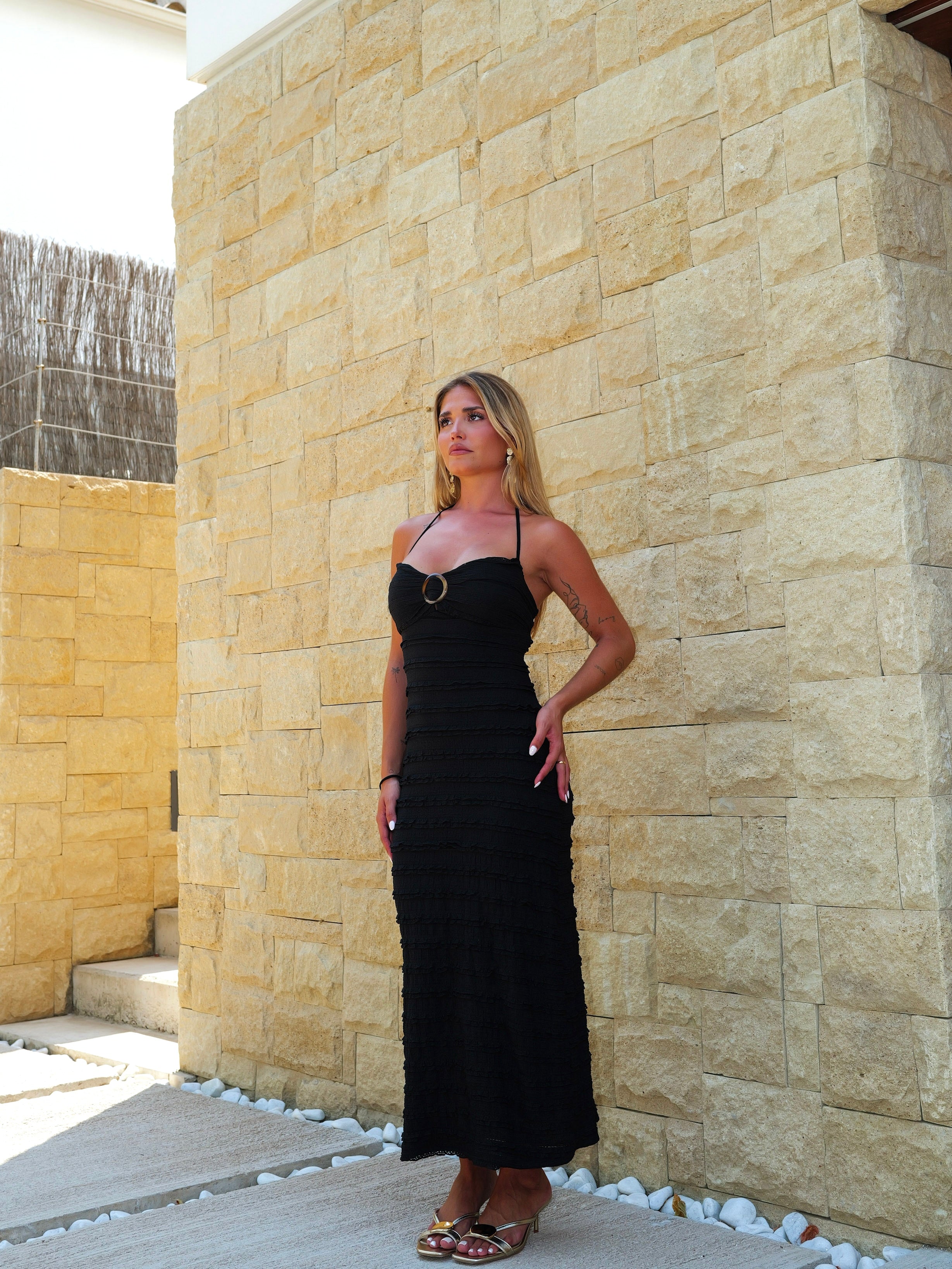 Vestido midi volantes encaje negro