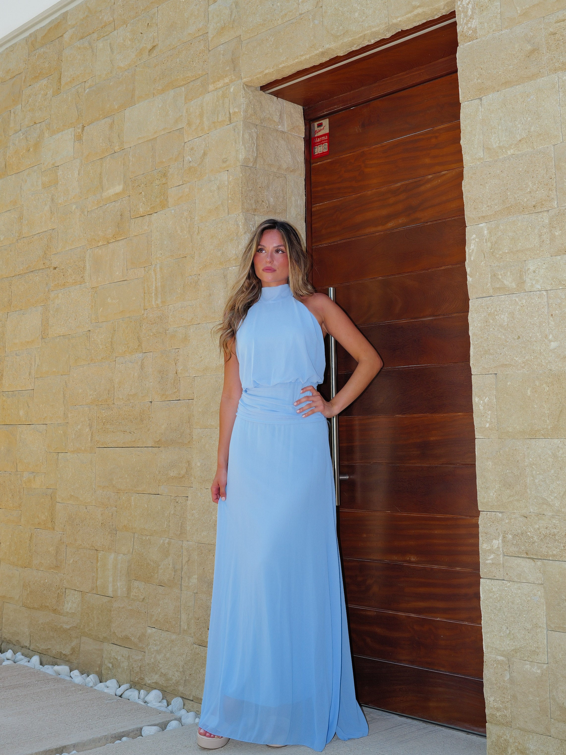 Vestido halter cintura drapeado celeste