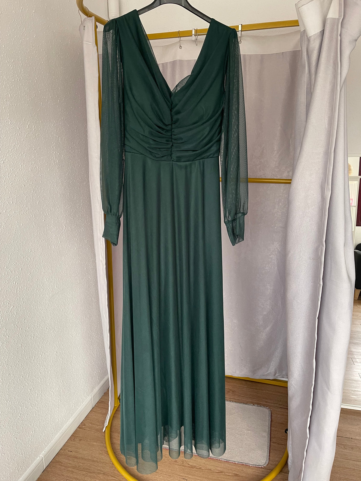 Vestido largo tulle escote pico botella