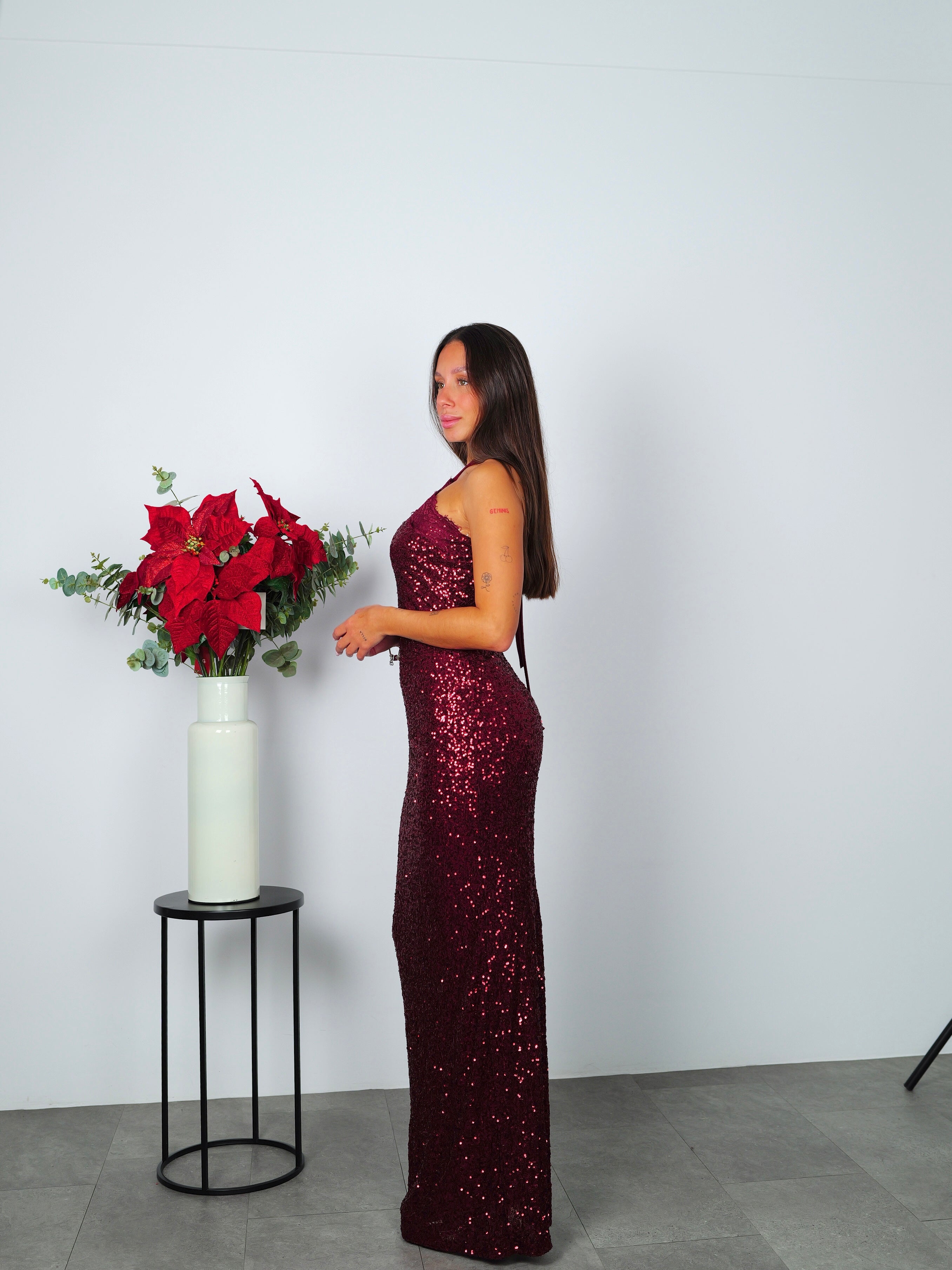 Vestido glitter largo halter burdeos