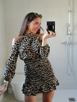 Vestido mini hombros animal print