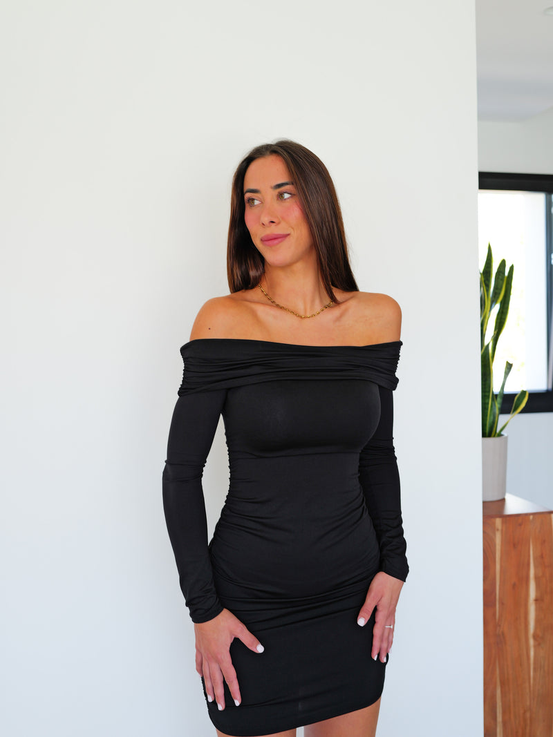 Vestido mini bardot frunce negro