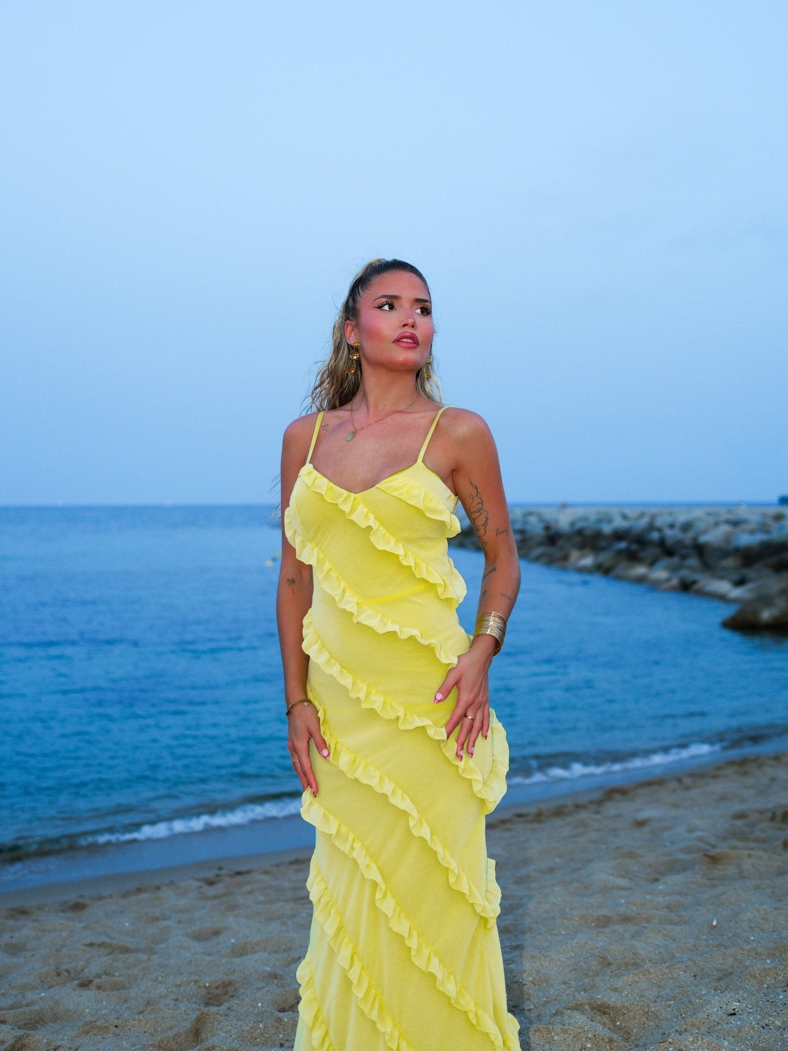 Vestido volantes crepe amarillo - SORELLAS