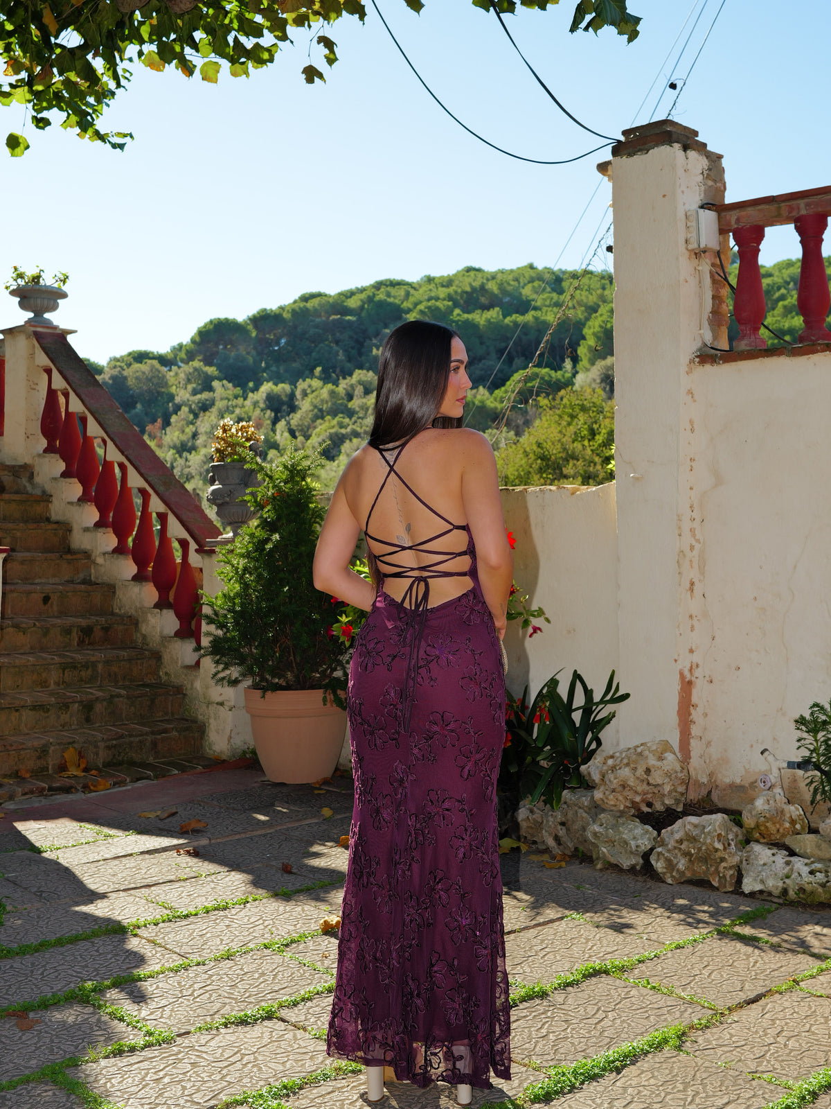 Burgundy long dress with an interlaced back design