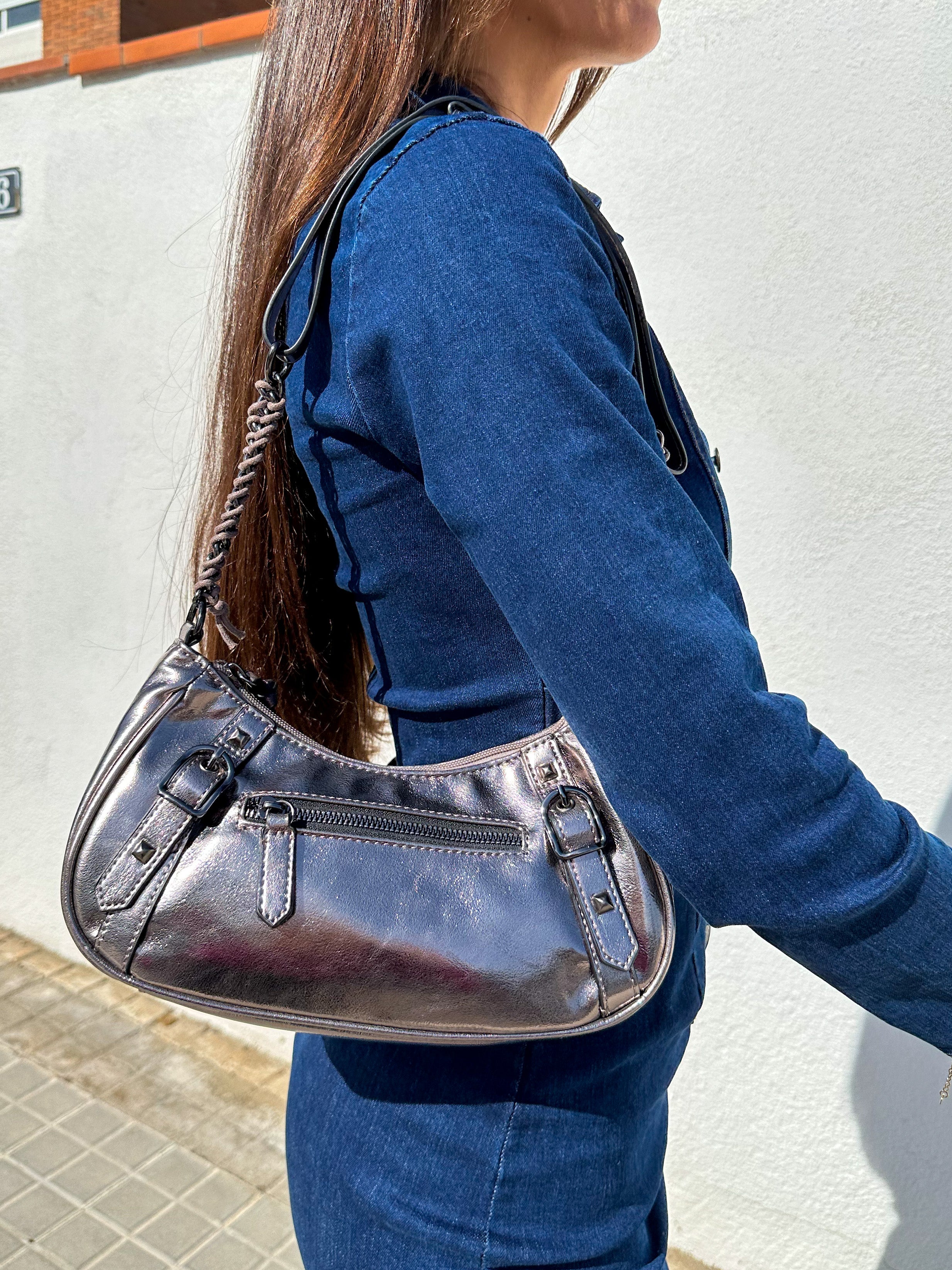 Bolso baguette hebillas plateado