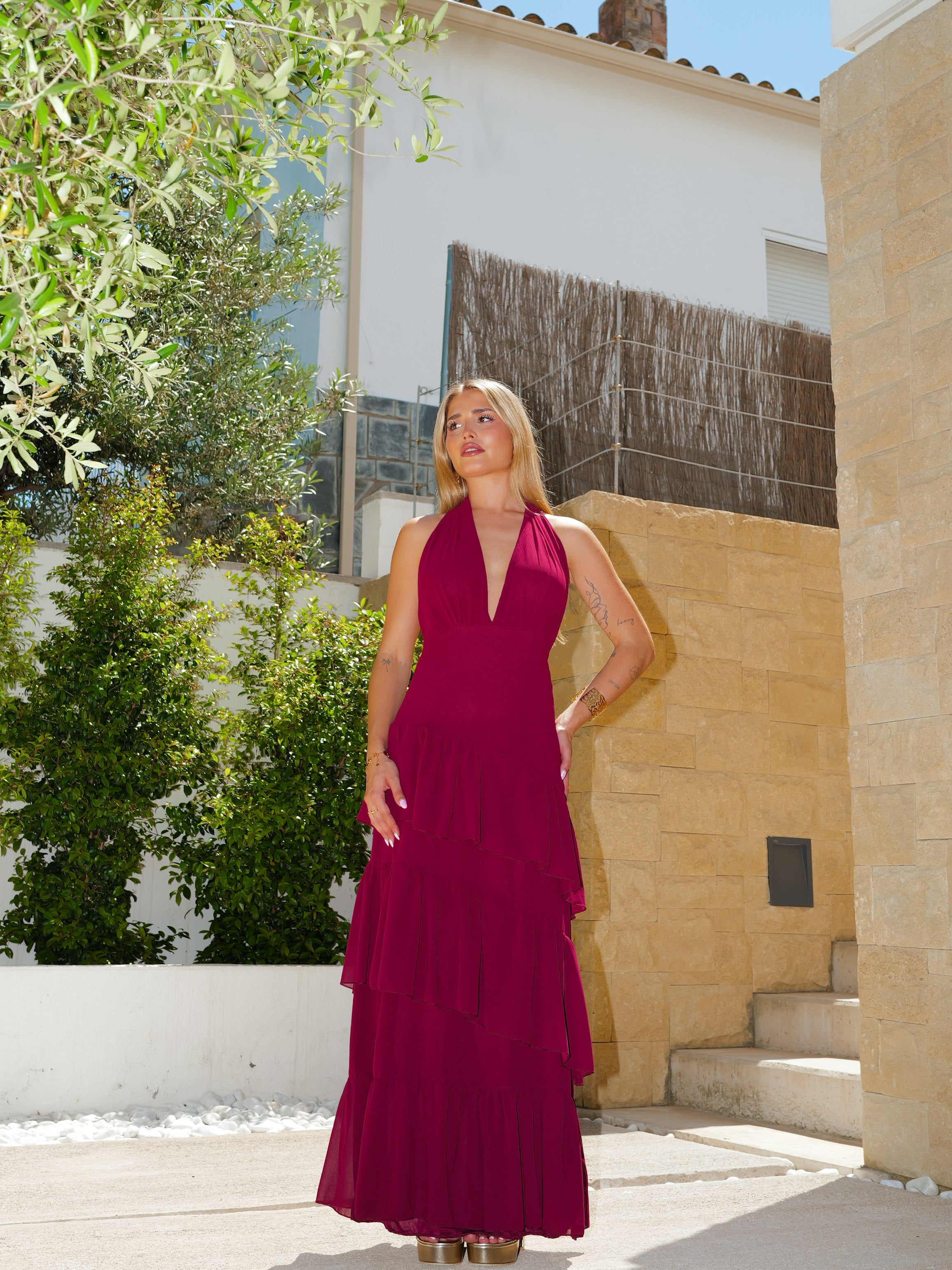 Vestido pico volantes burdeos