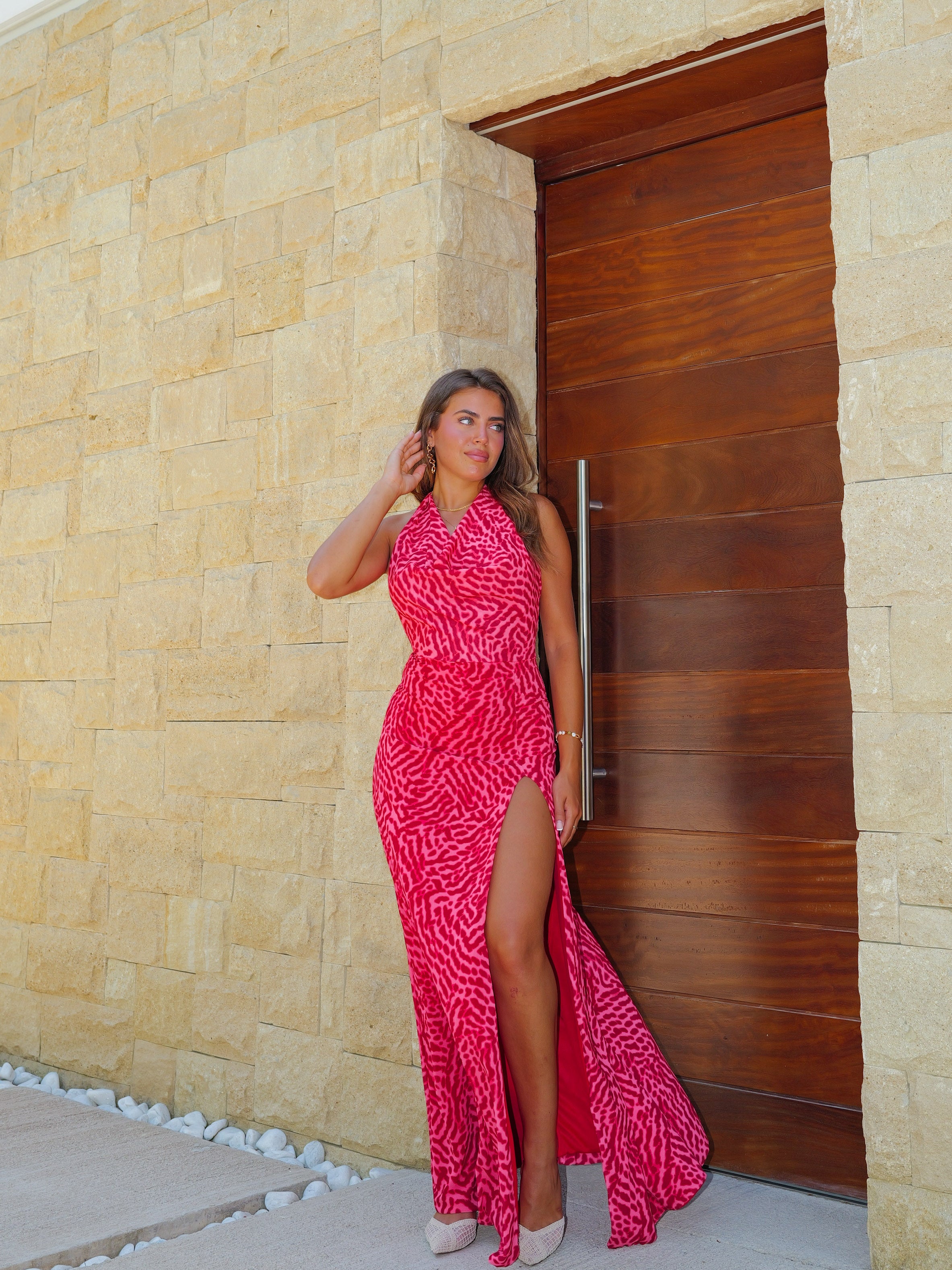 Vestido largo cascada estampado georgette coral