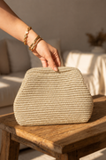 Clutch entrelazado rafia beige