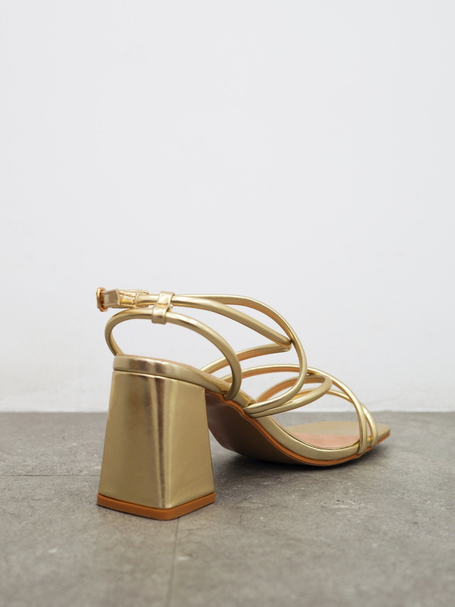 Sandalia baja entrelazado dorado - SORELLAS