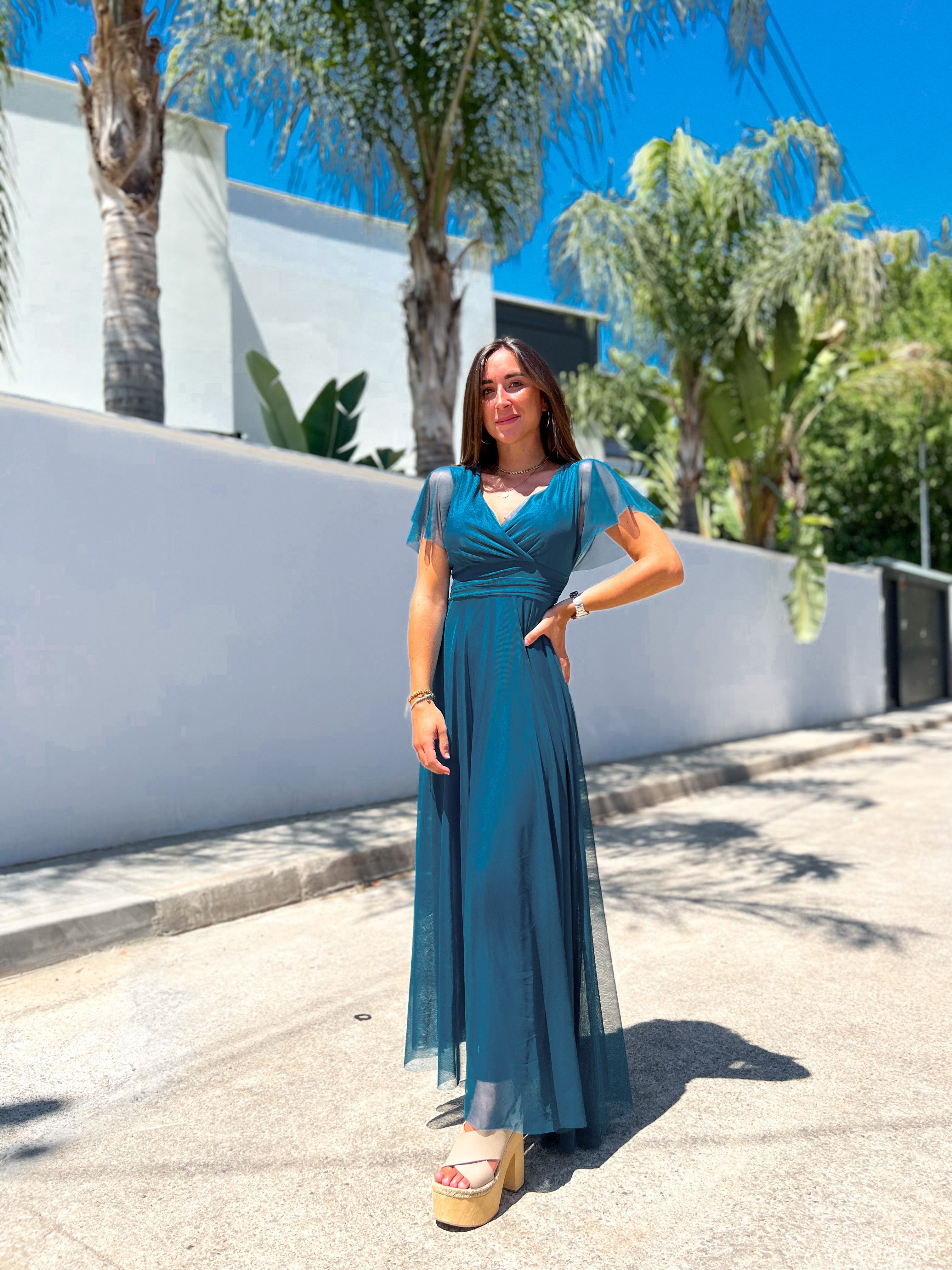 Robe en tulle avec manches en pétrole