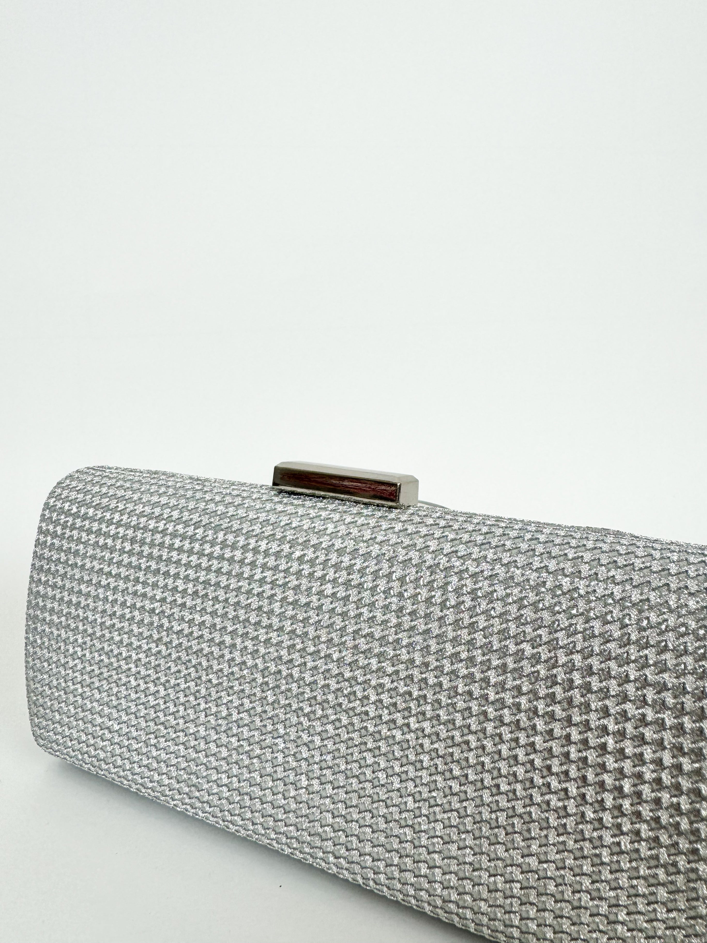 Clutch pocket brillo plata