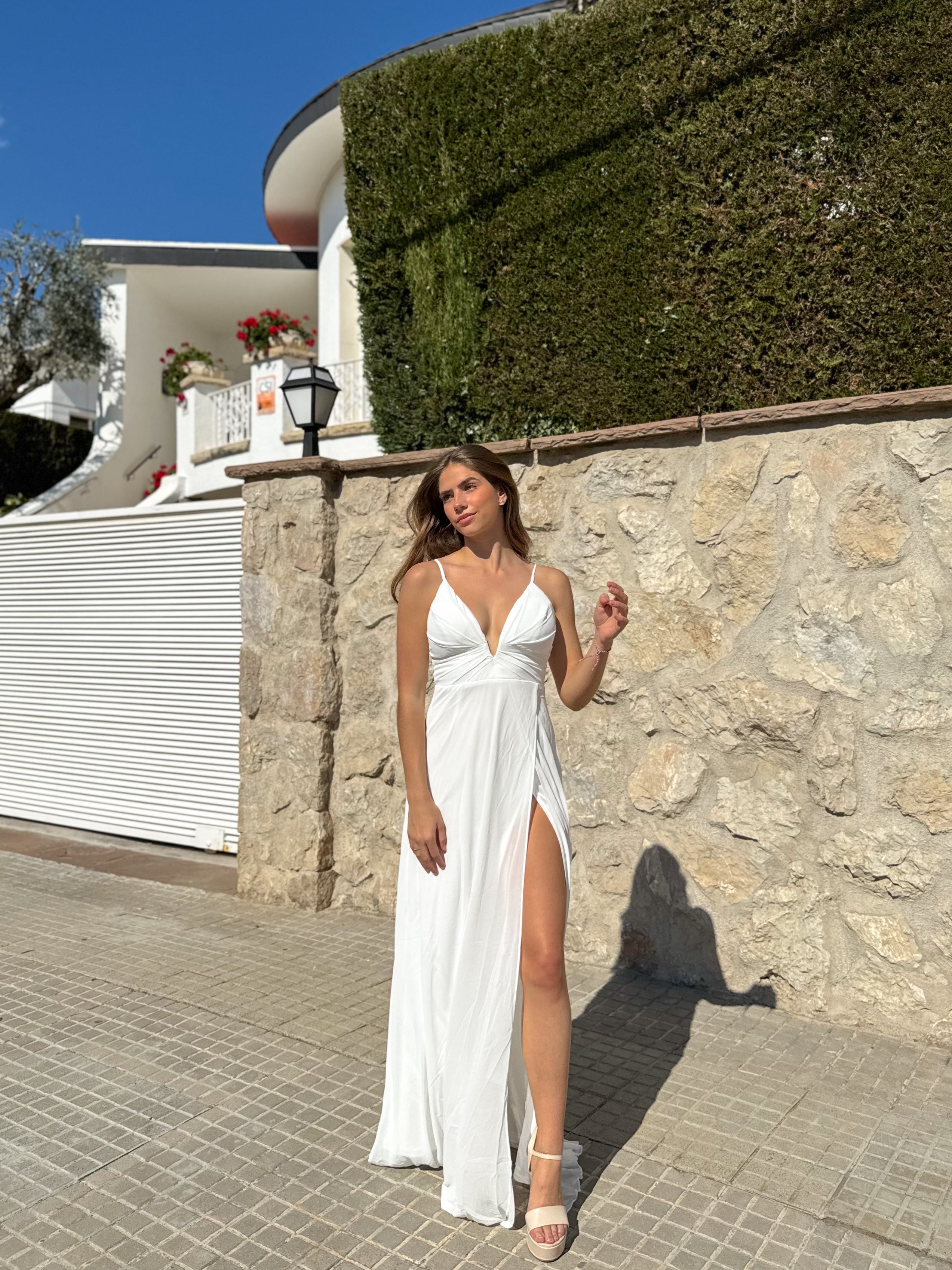 Vestido crepe pico blanco