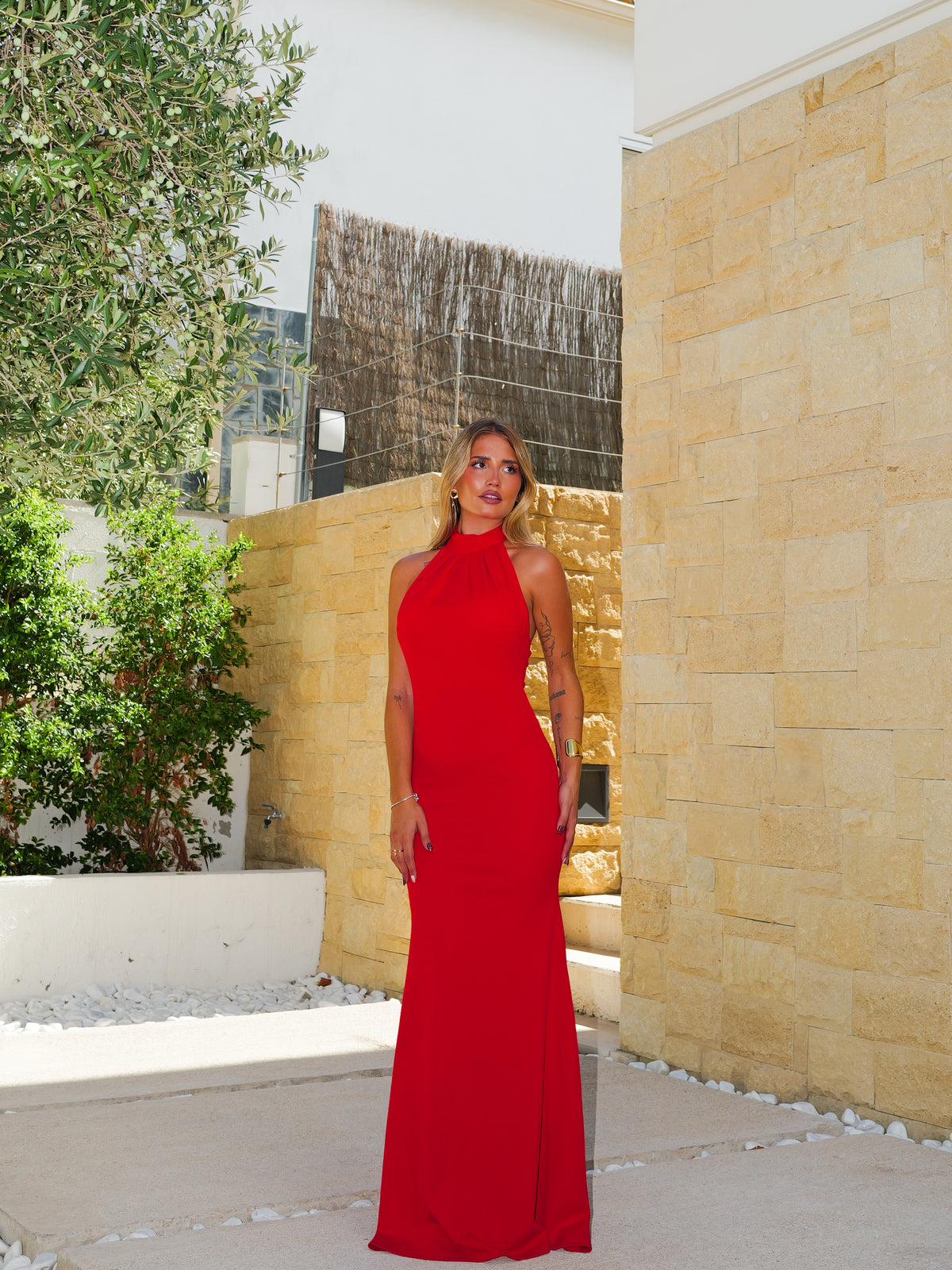 Vestido largo halter lazado rojo