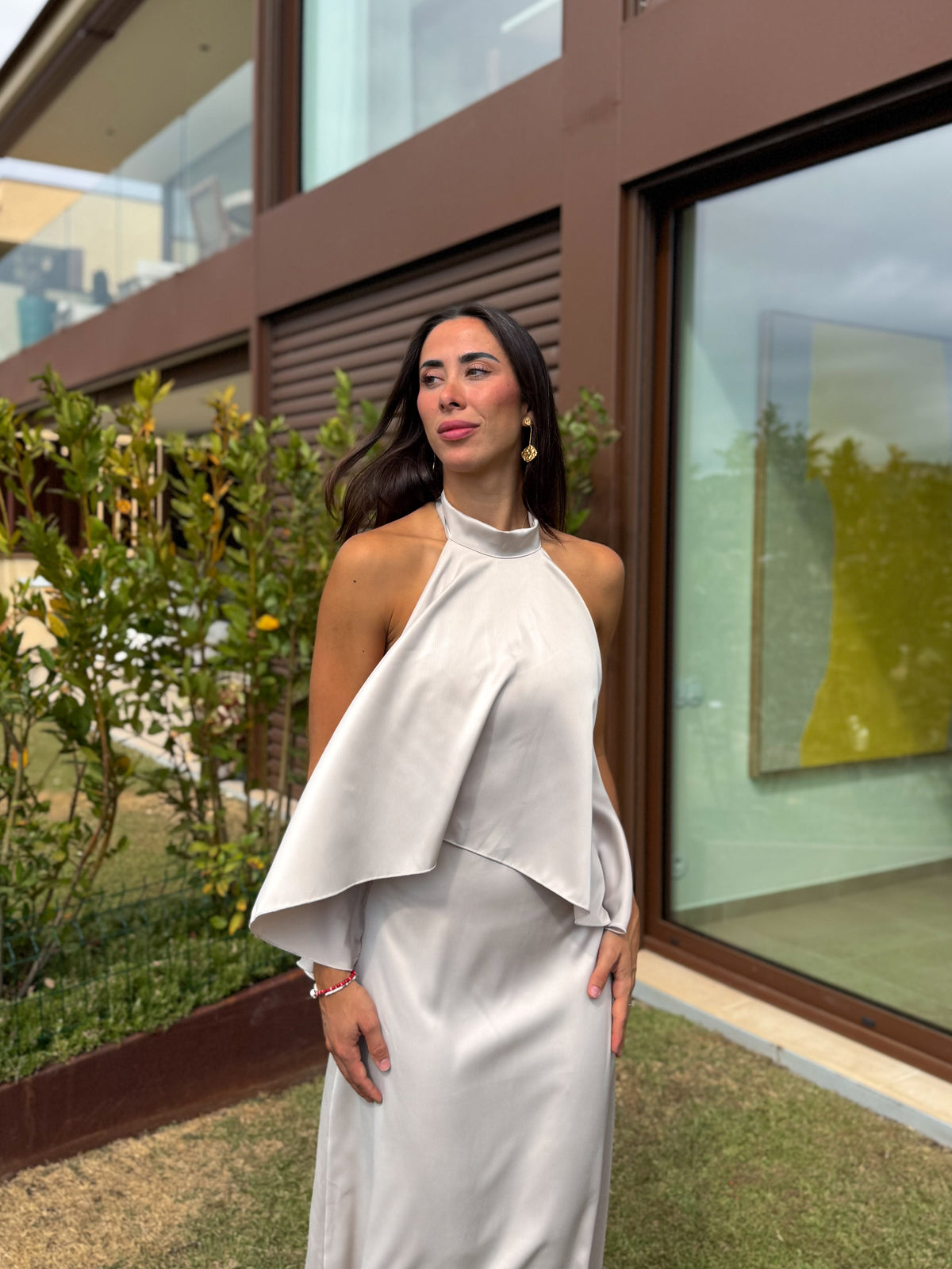 Vestido raso capa beige