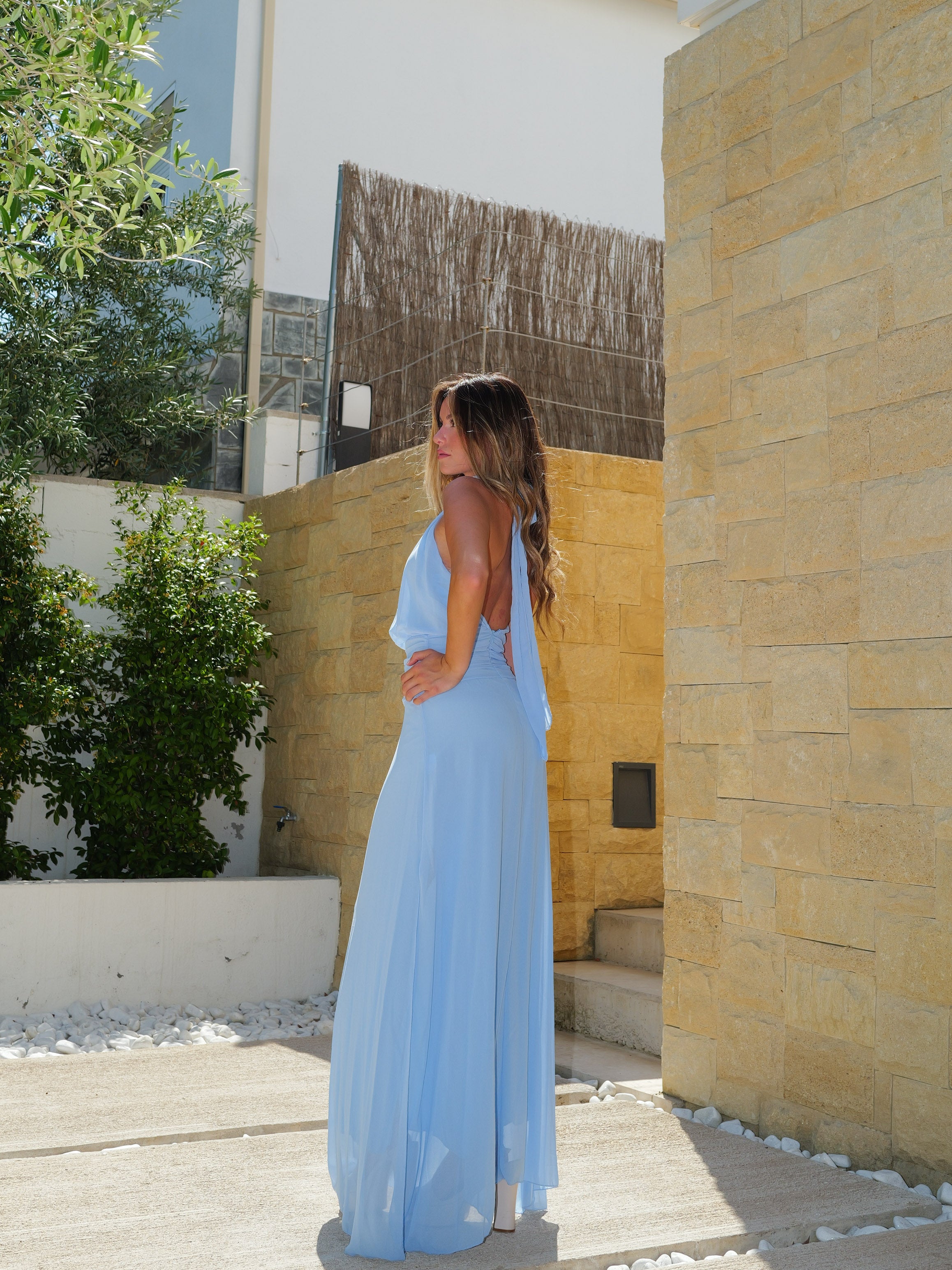 Vestido halter cintura drapeado celeste