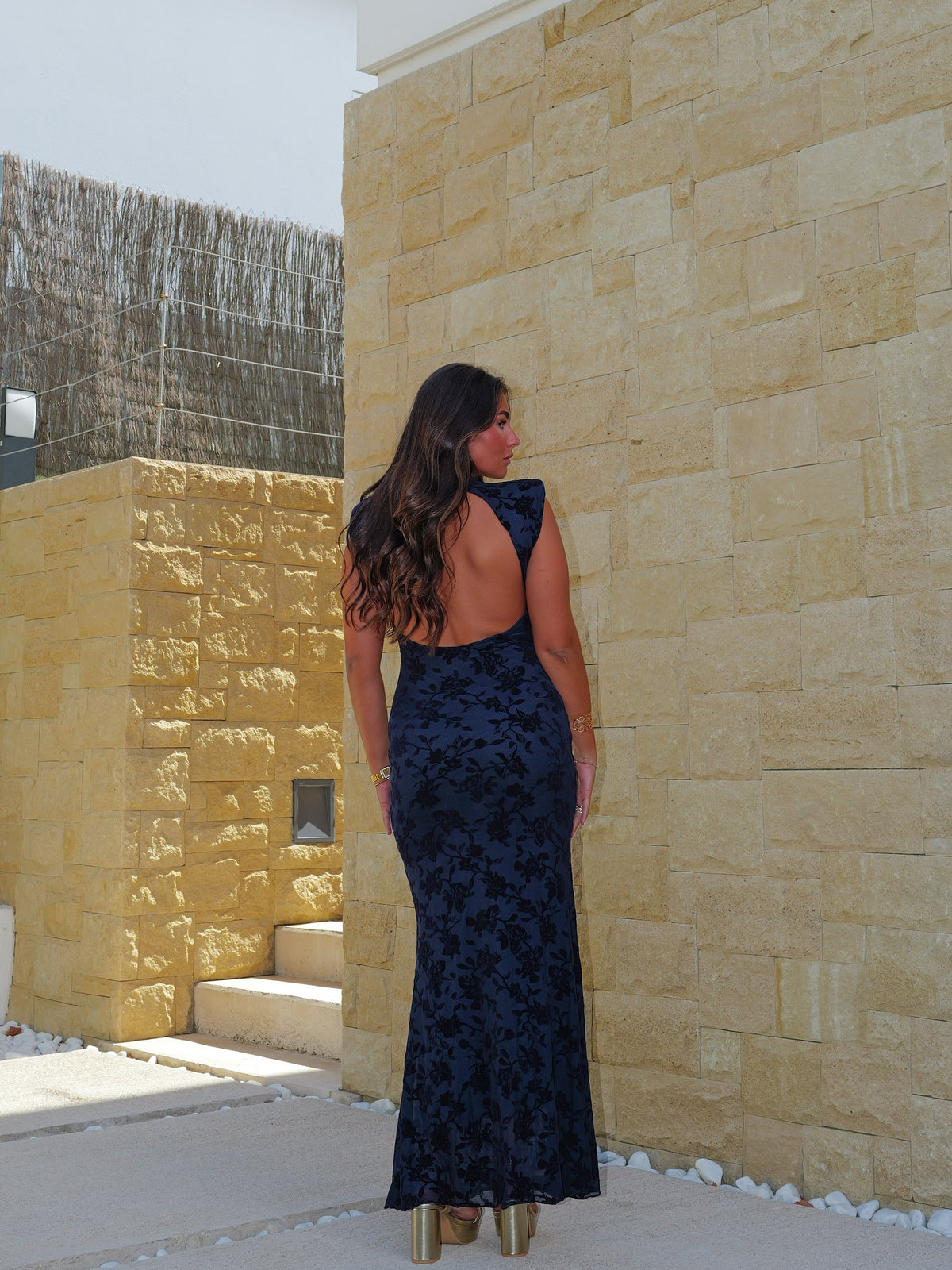 Vestido tulle flores espalda marino