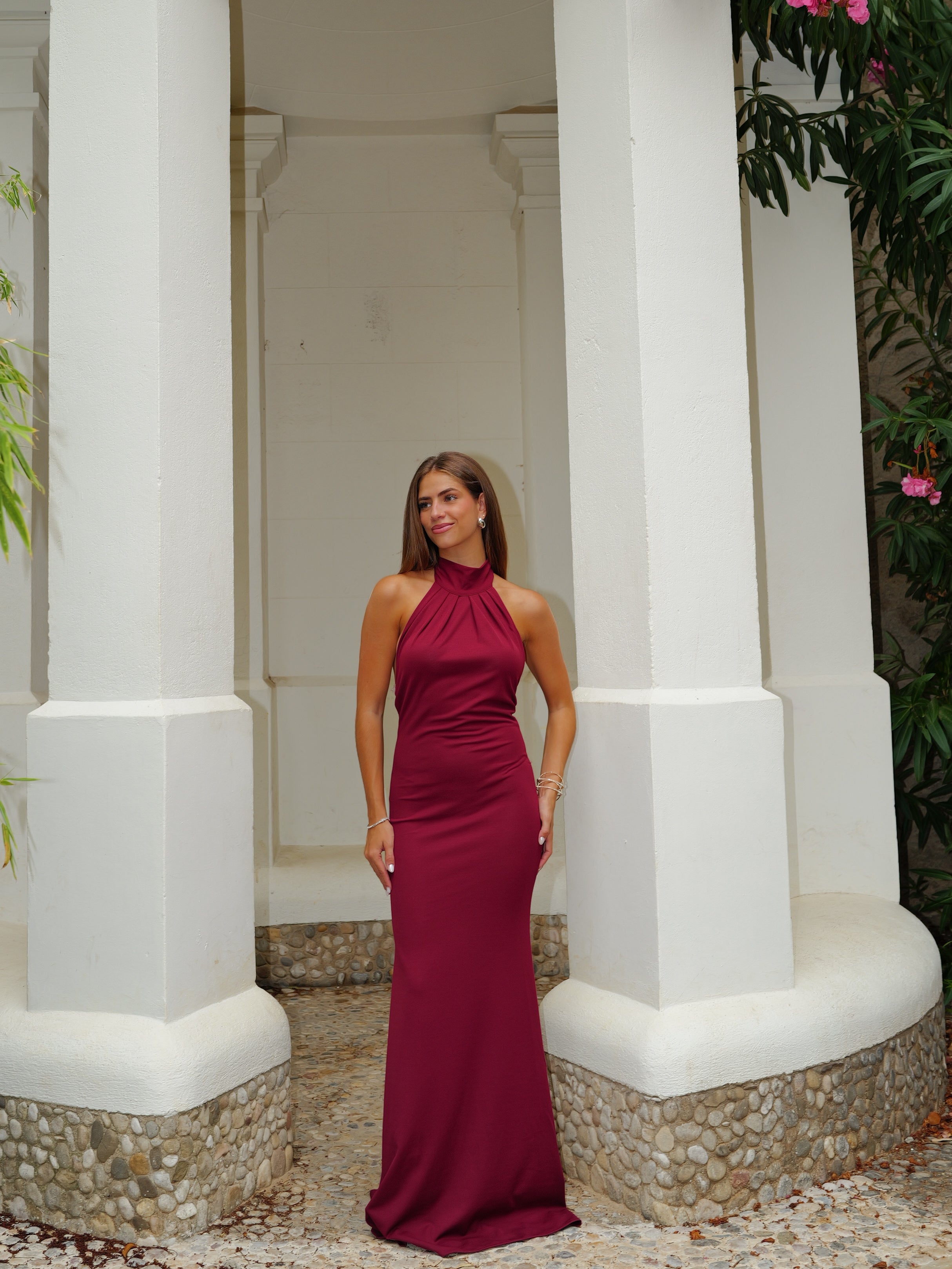 Vestido largo halter lazado burdeos