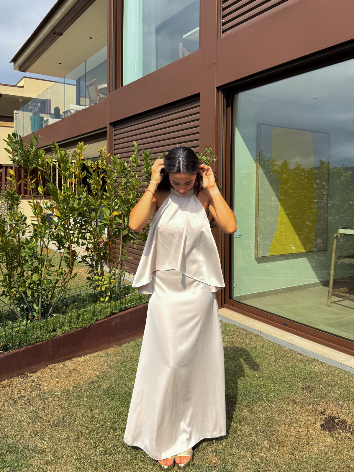 Vestido raso capa beige