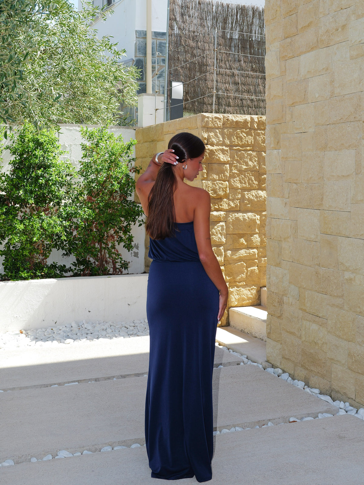 Vestido longo com padrão de purpurina azul-marinho