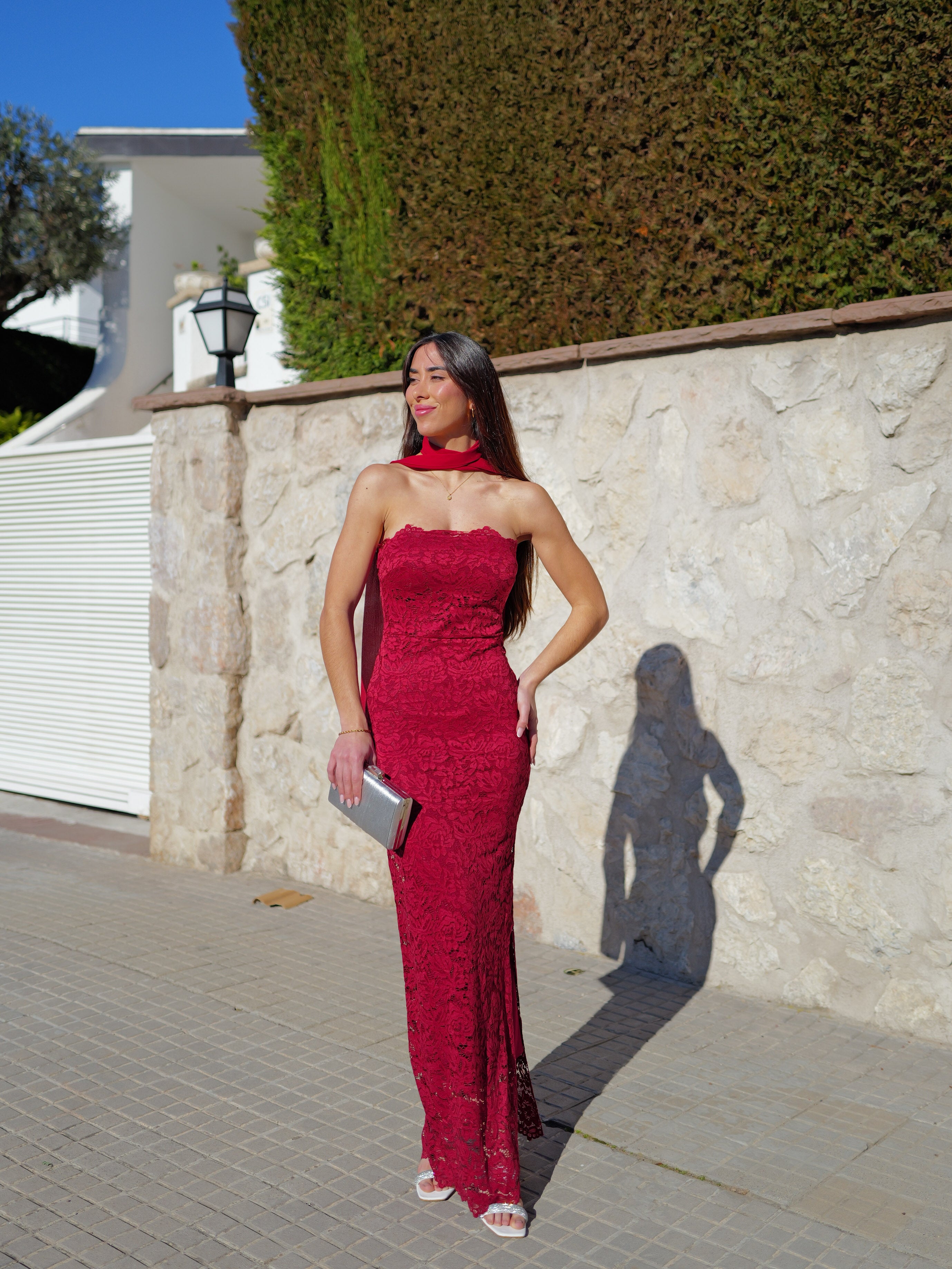 Vestido encaje choker burdeos