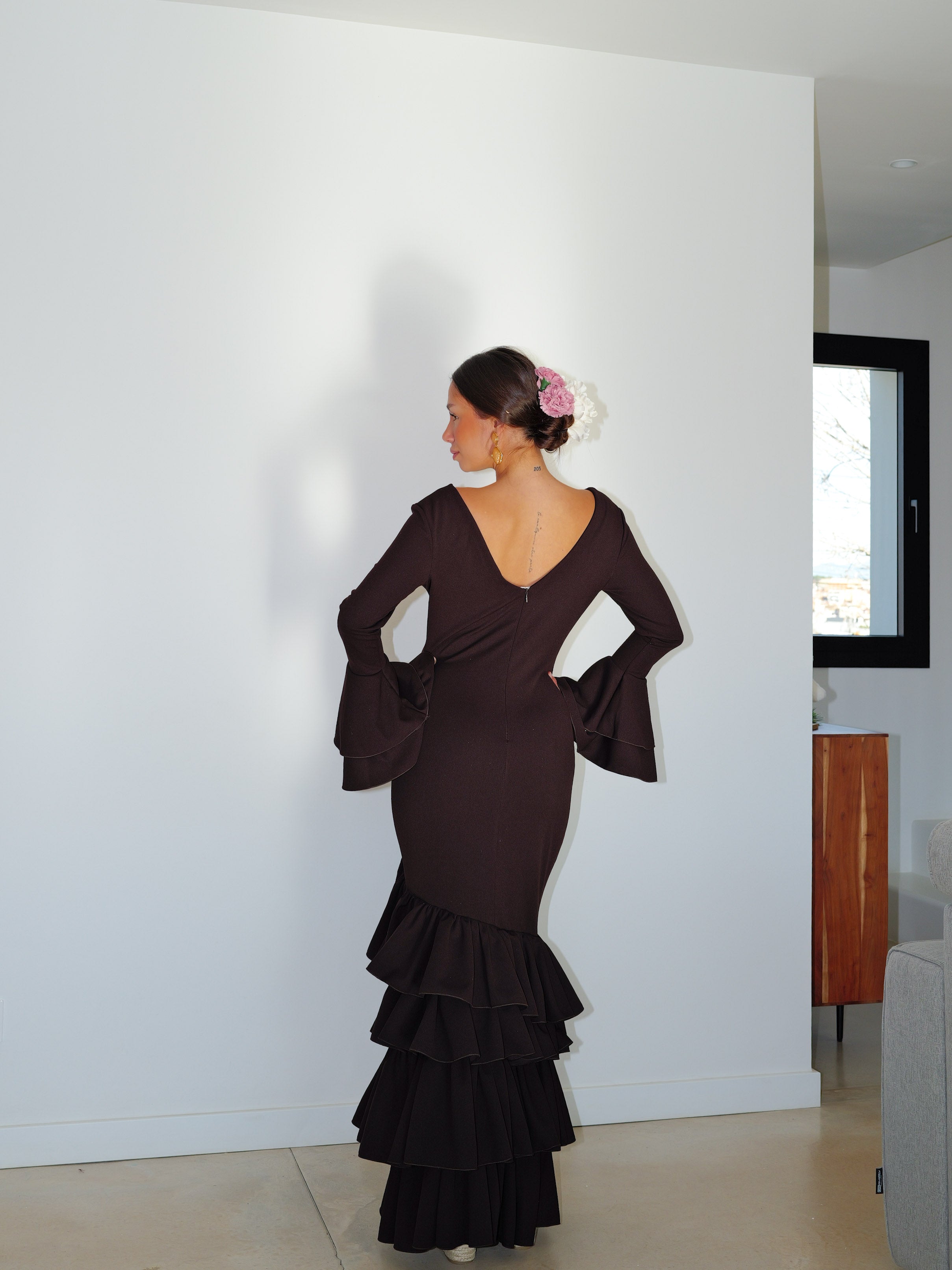 Traje flamenca asimetrico volantes marrón