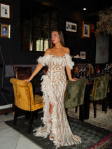 Vestido corse glitter plumas beige