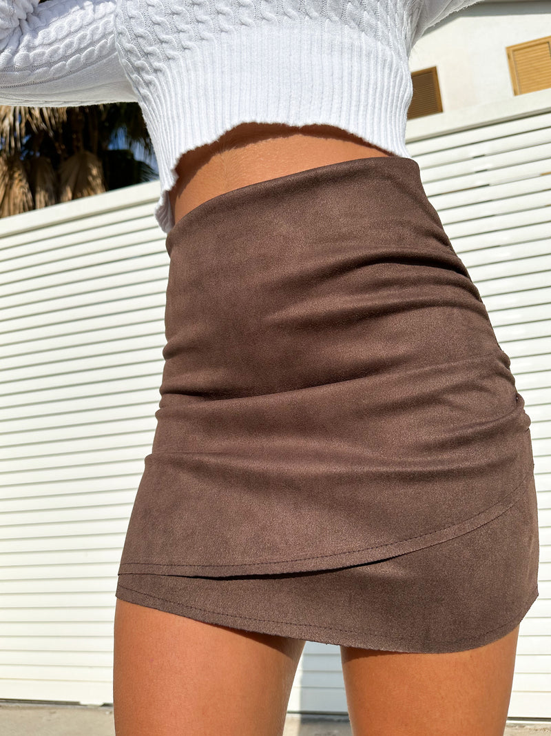 Minifalda ante chocolate