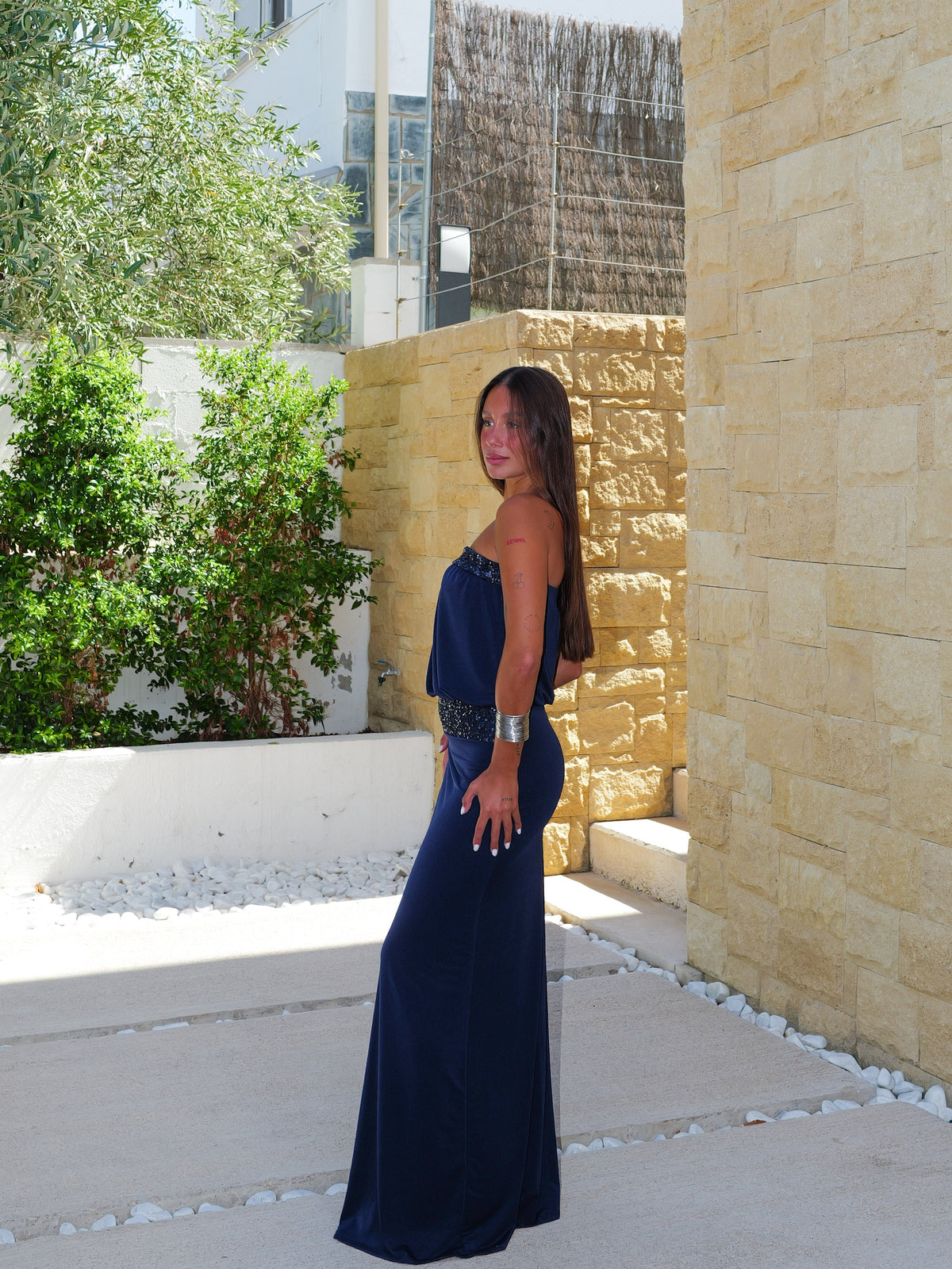Vestido longo com padrão de purpurina azul-marinho