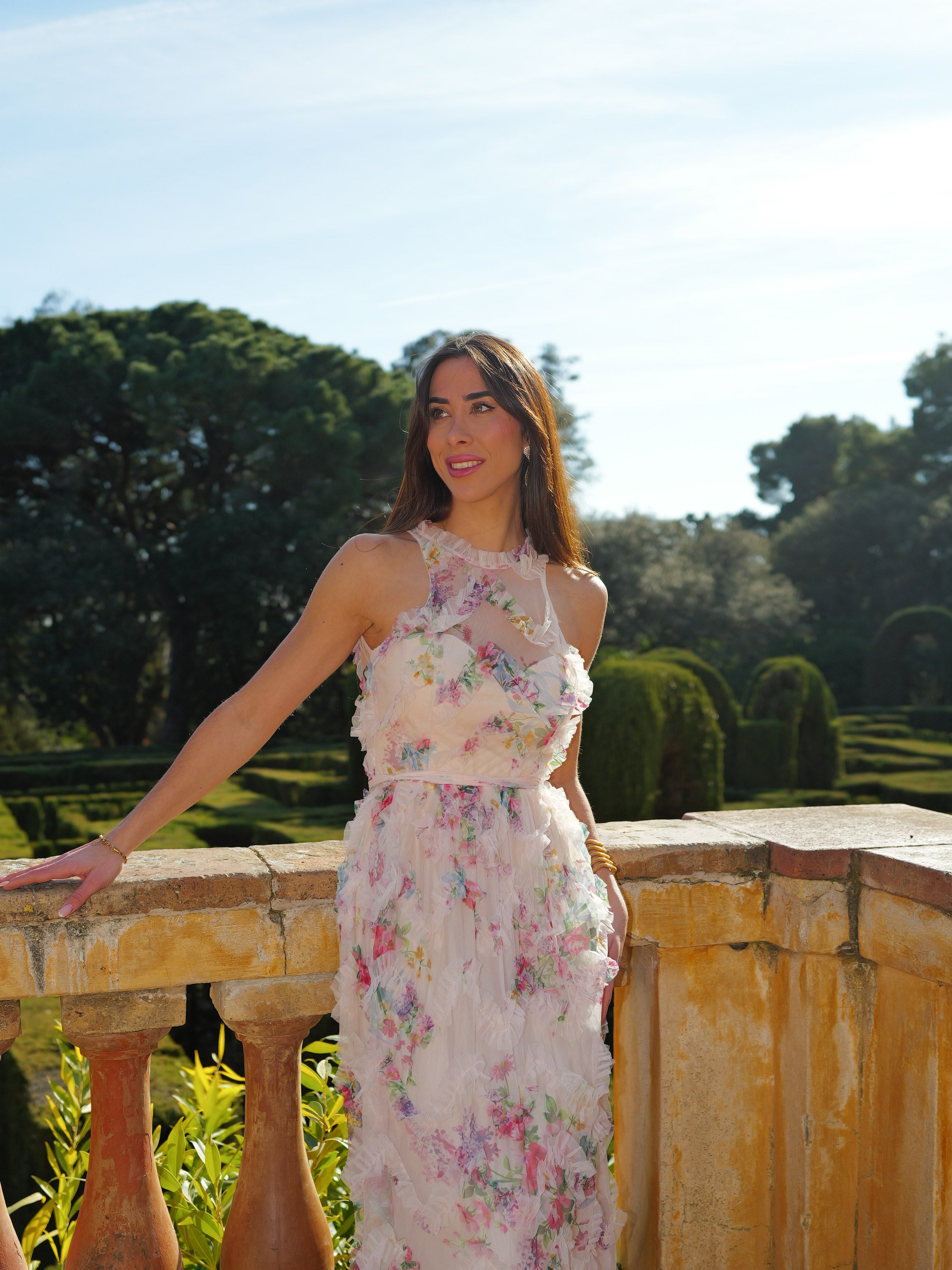 Vestido romántico volantes flores blanco