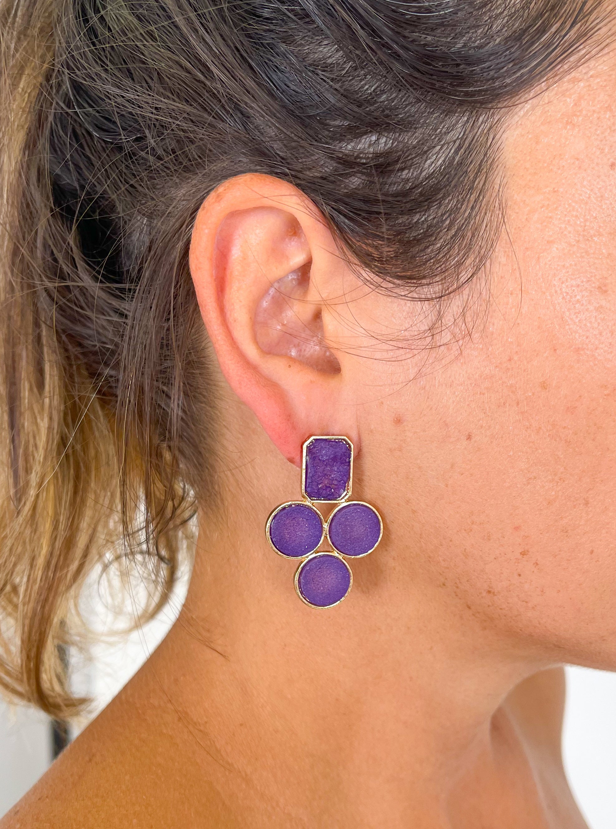 Pendientes formas geométricas morado