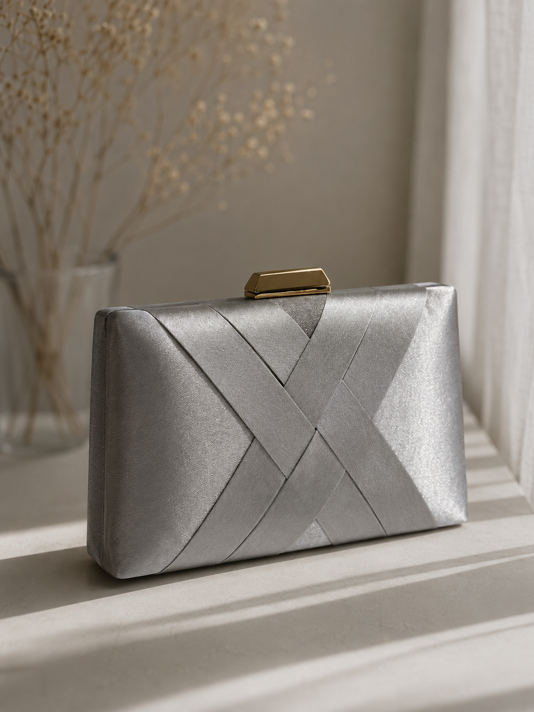 Pochette in raso argento