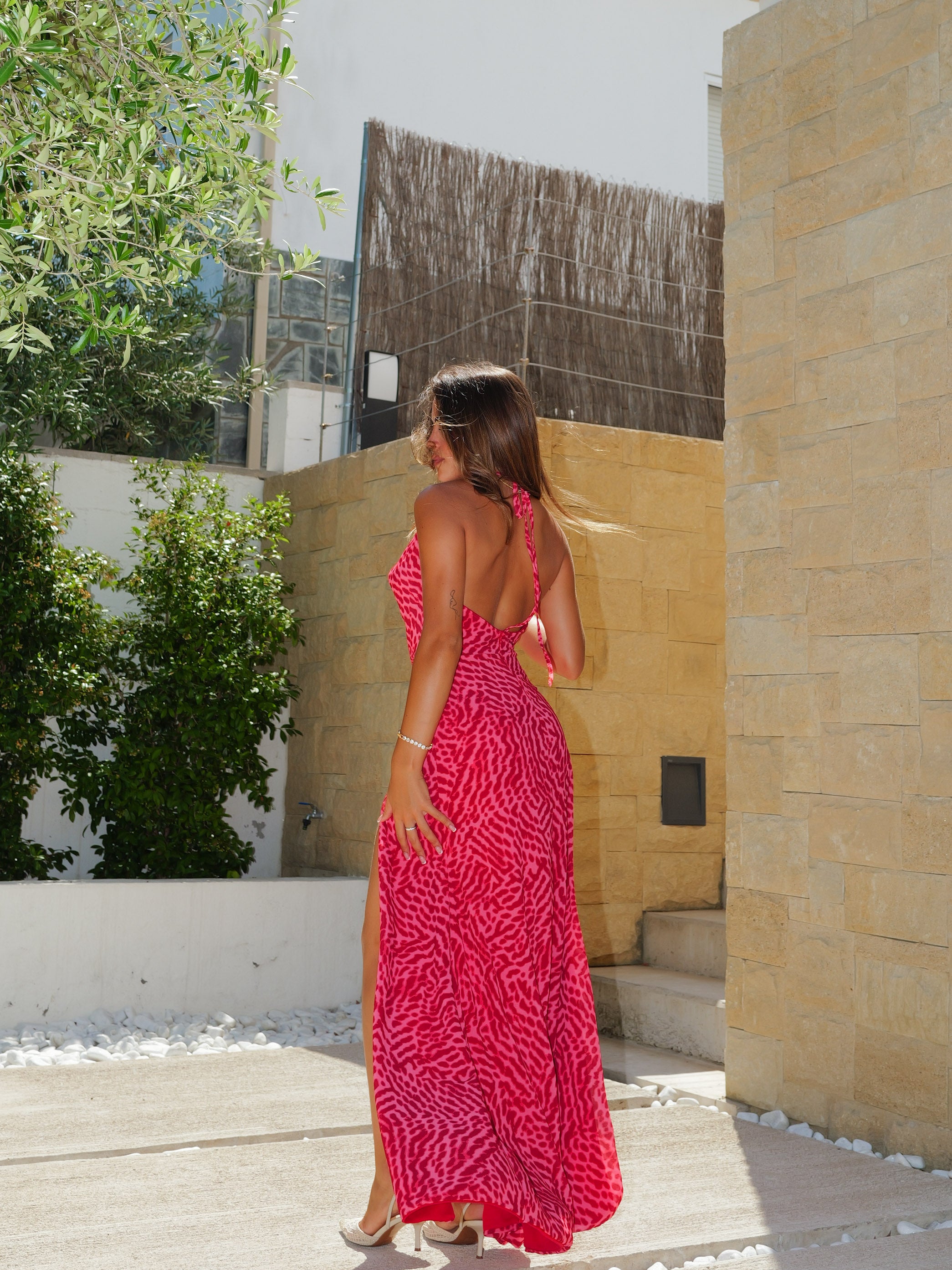 Vestido largo cascada estampado georgette coral