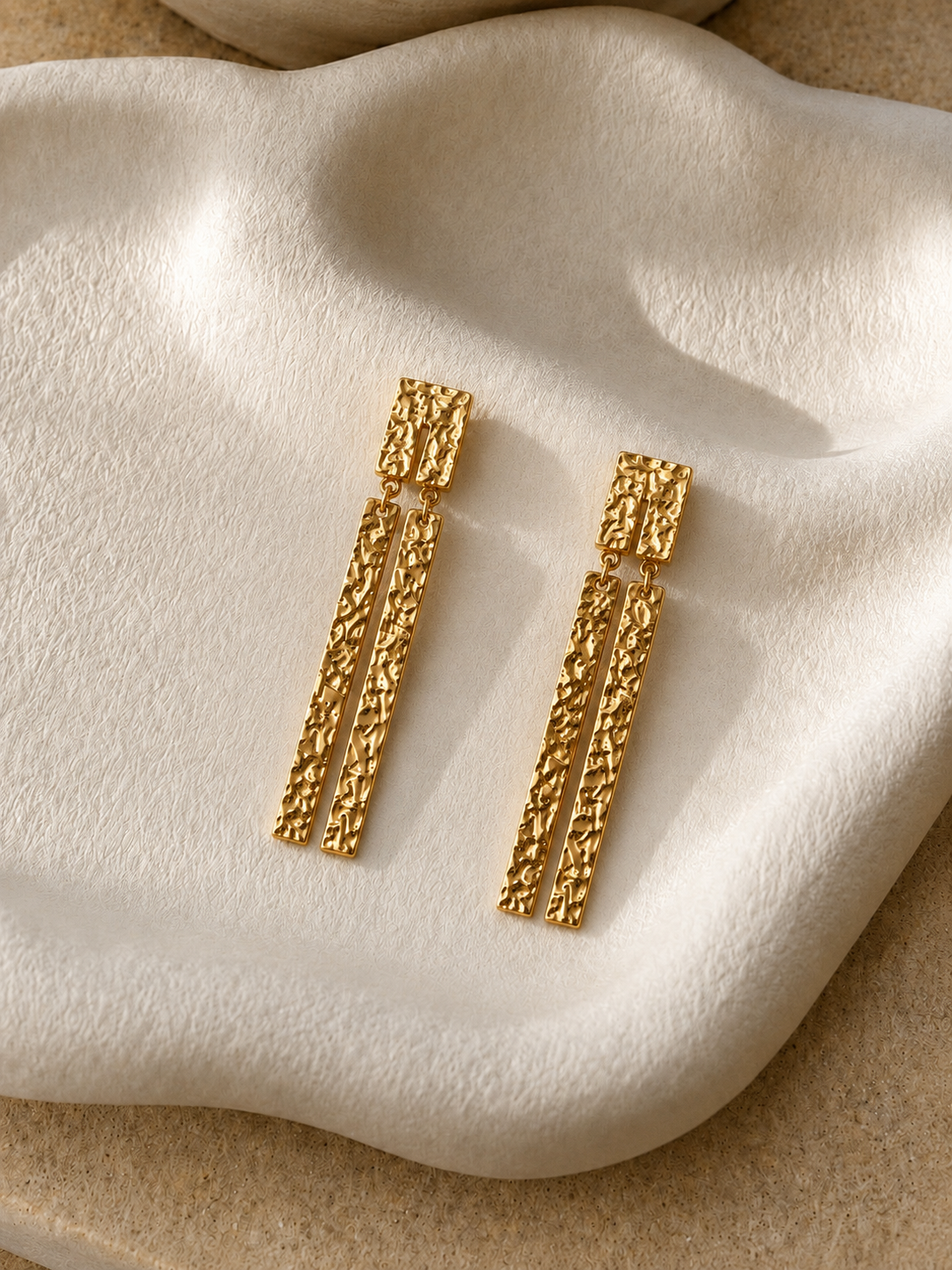 BOUCLES D'OREILLES longs piquets dorés