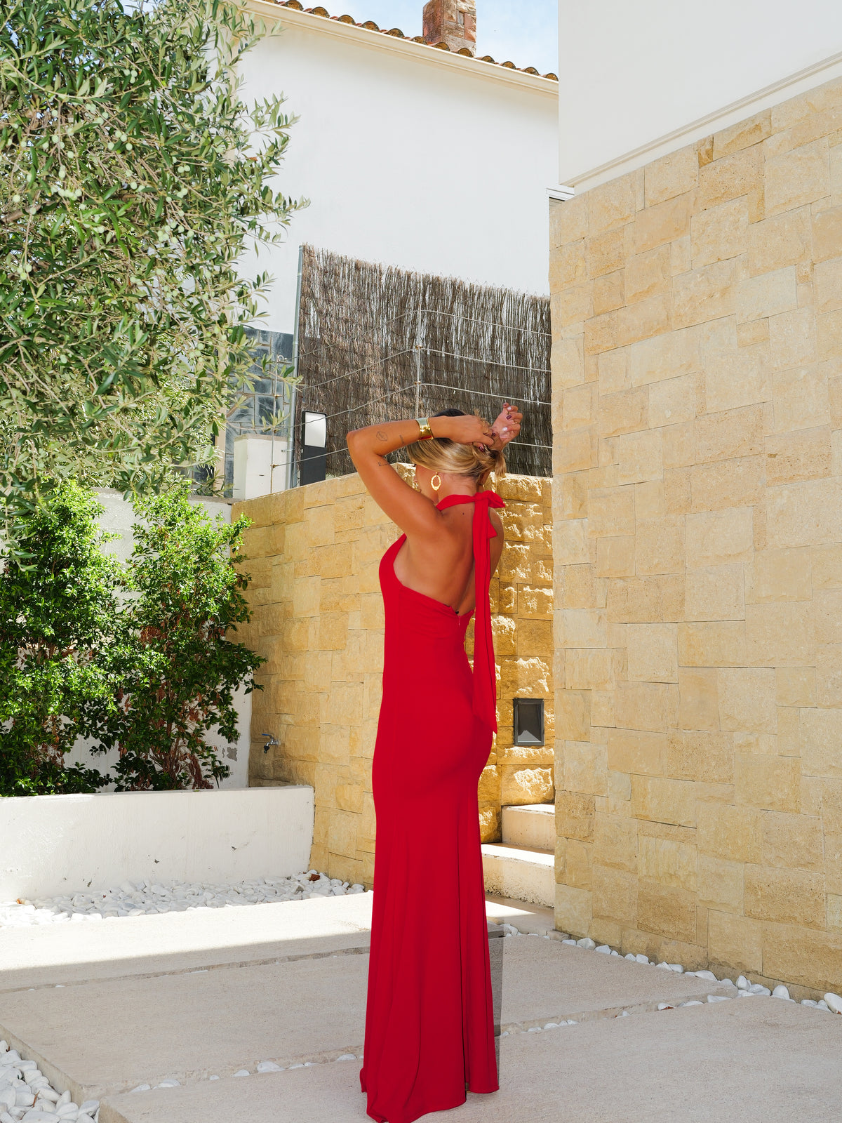 Vestido largo halter lazado rojo
