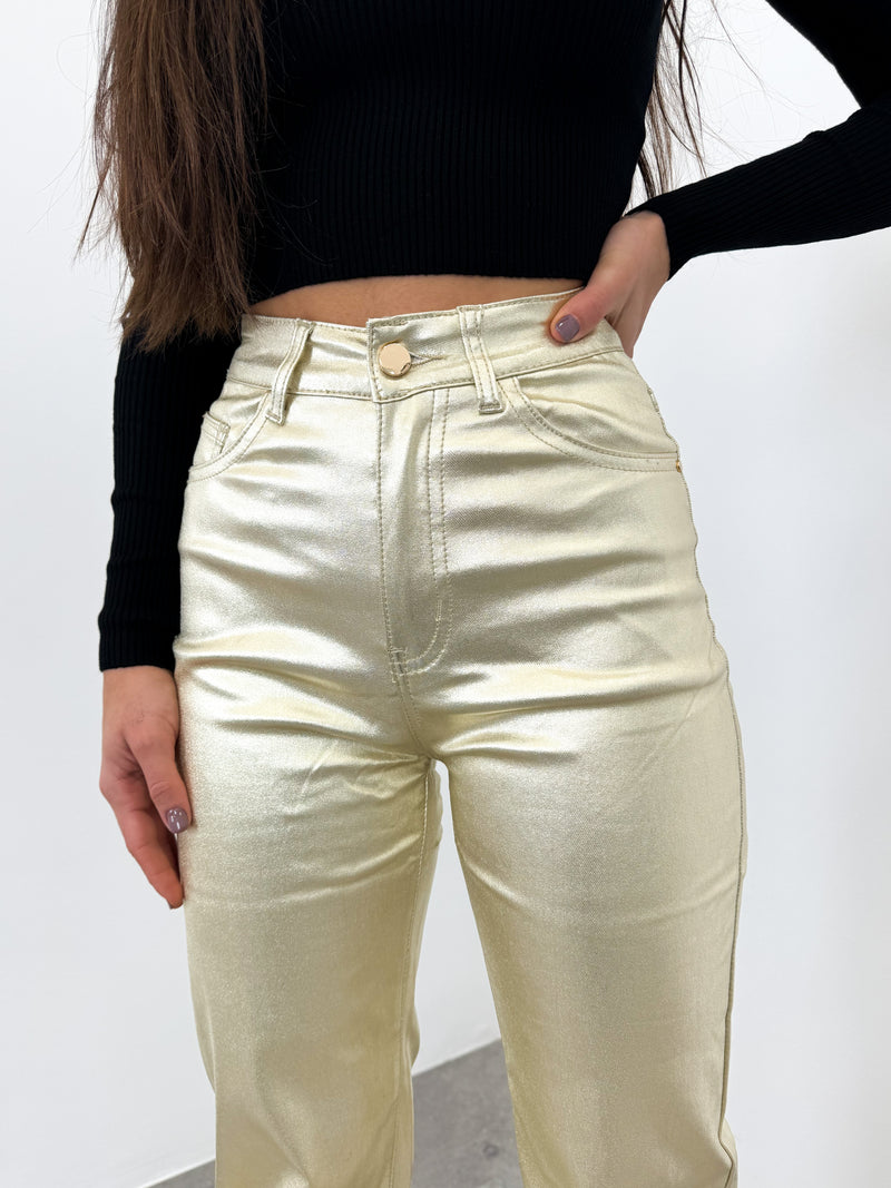 Pantalón straight metalizado dorado