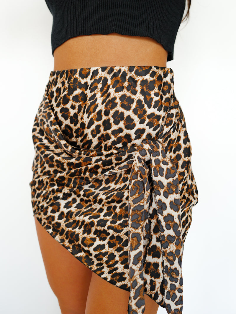 Falda raso nudo animal print