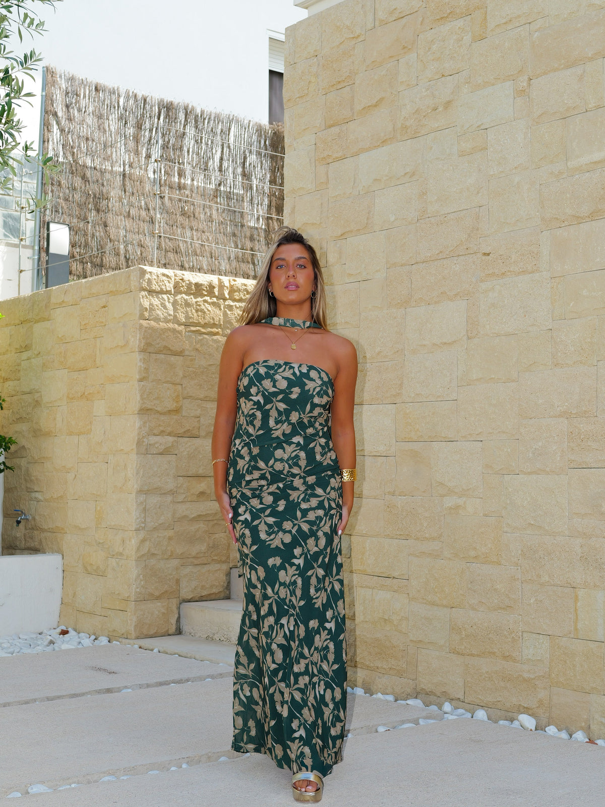 Vestido largo choker tulle verde