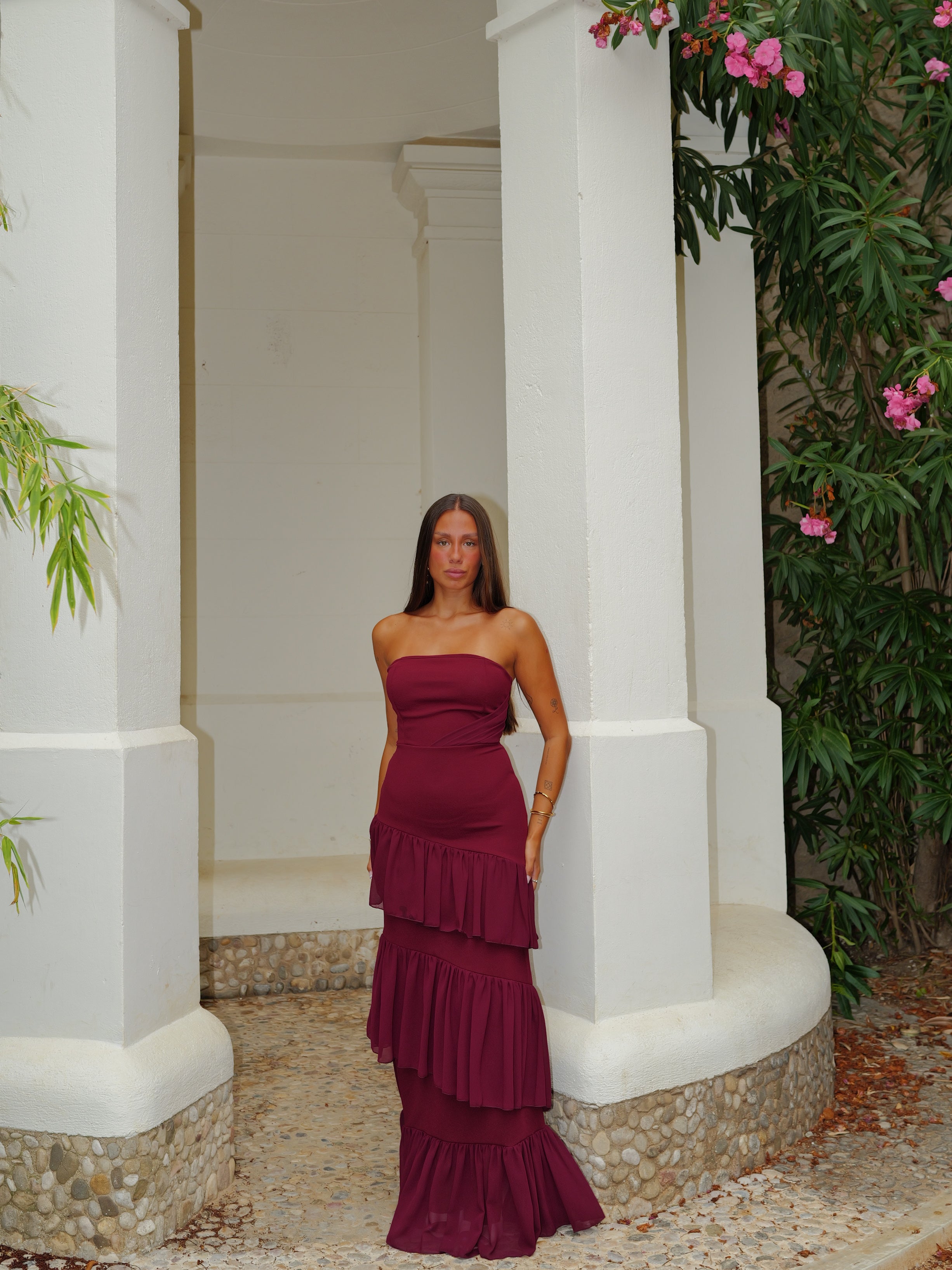 Abito con stampa a parole in tulle con dettagli bordeaux