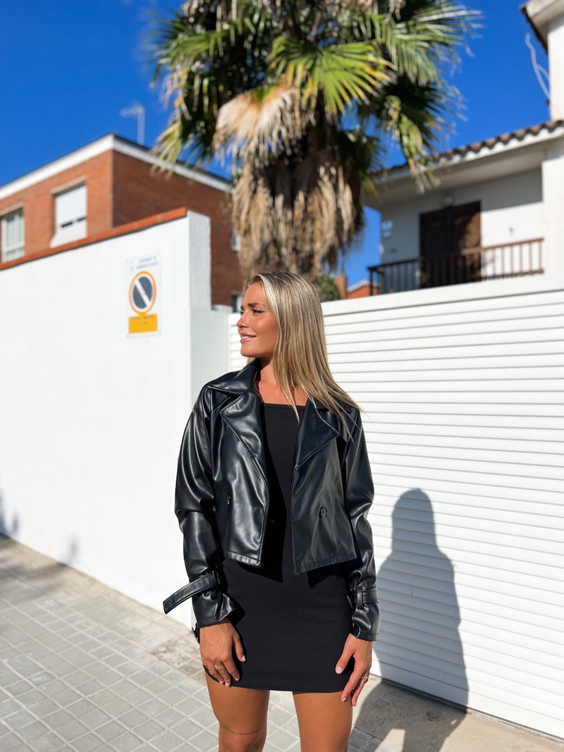 Cazadora efecto piel negra – Sorellas The Brand Barcelona S.L