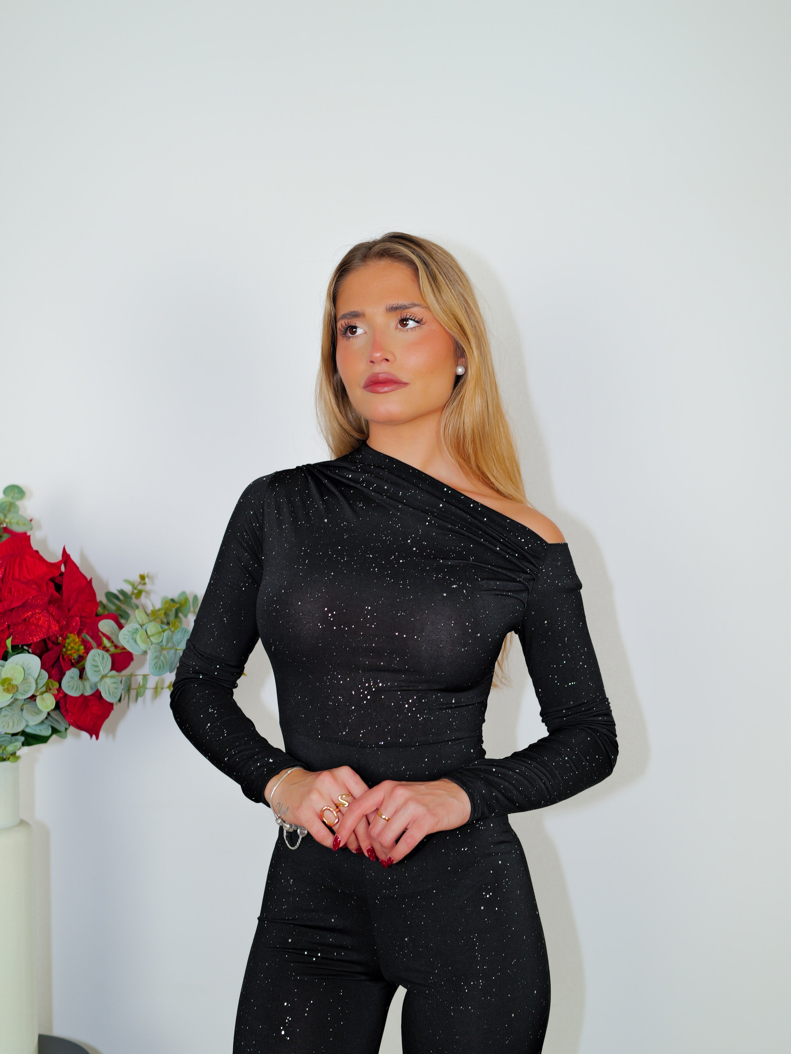 Mono asim brillos negro