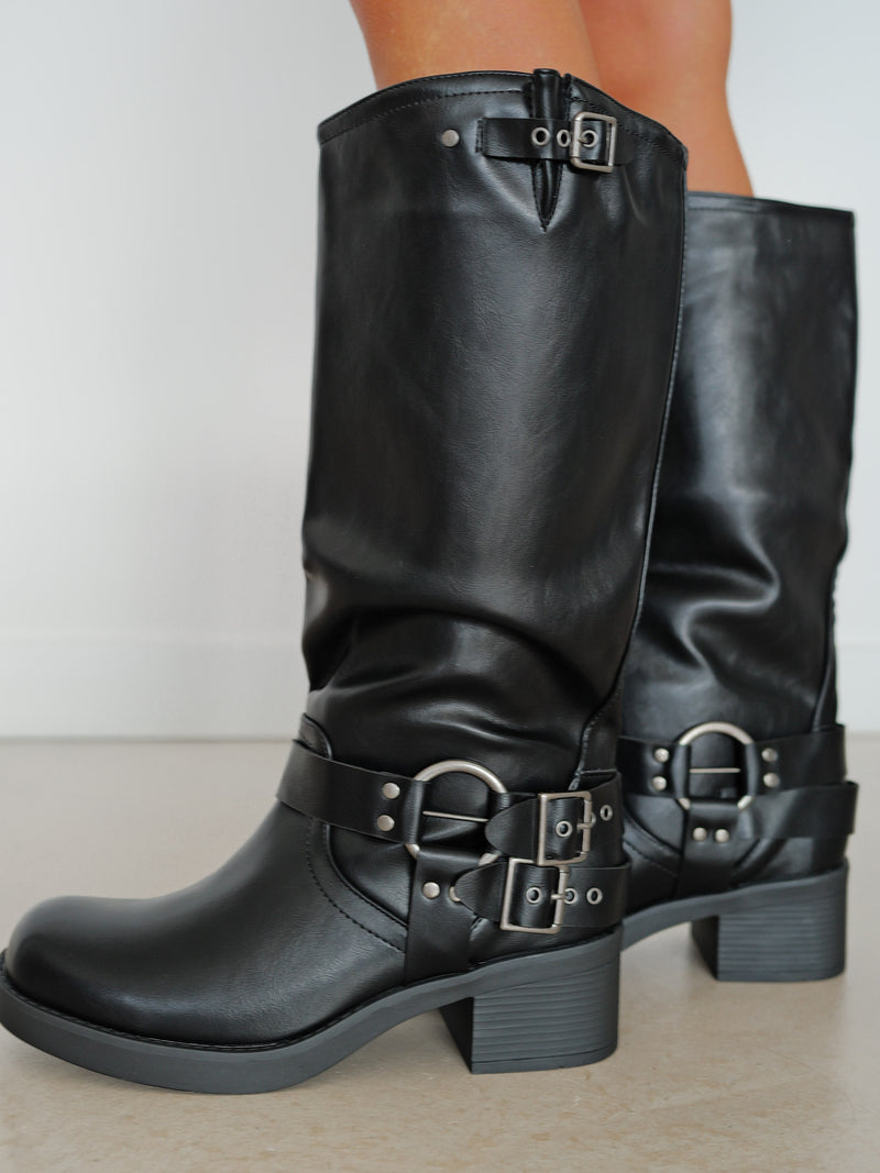 Bota track hebillas negra