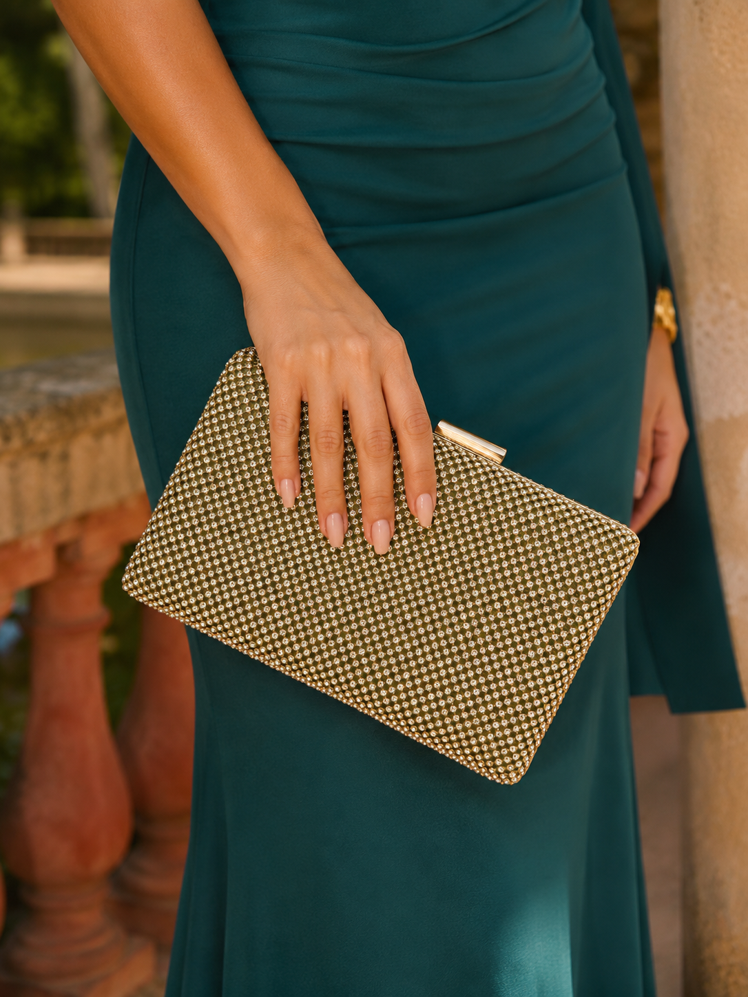 Clutch brillos dorado efecto