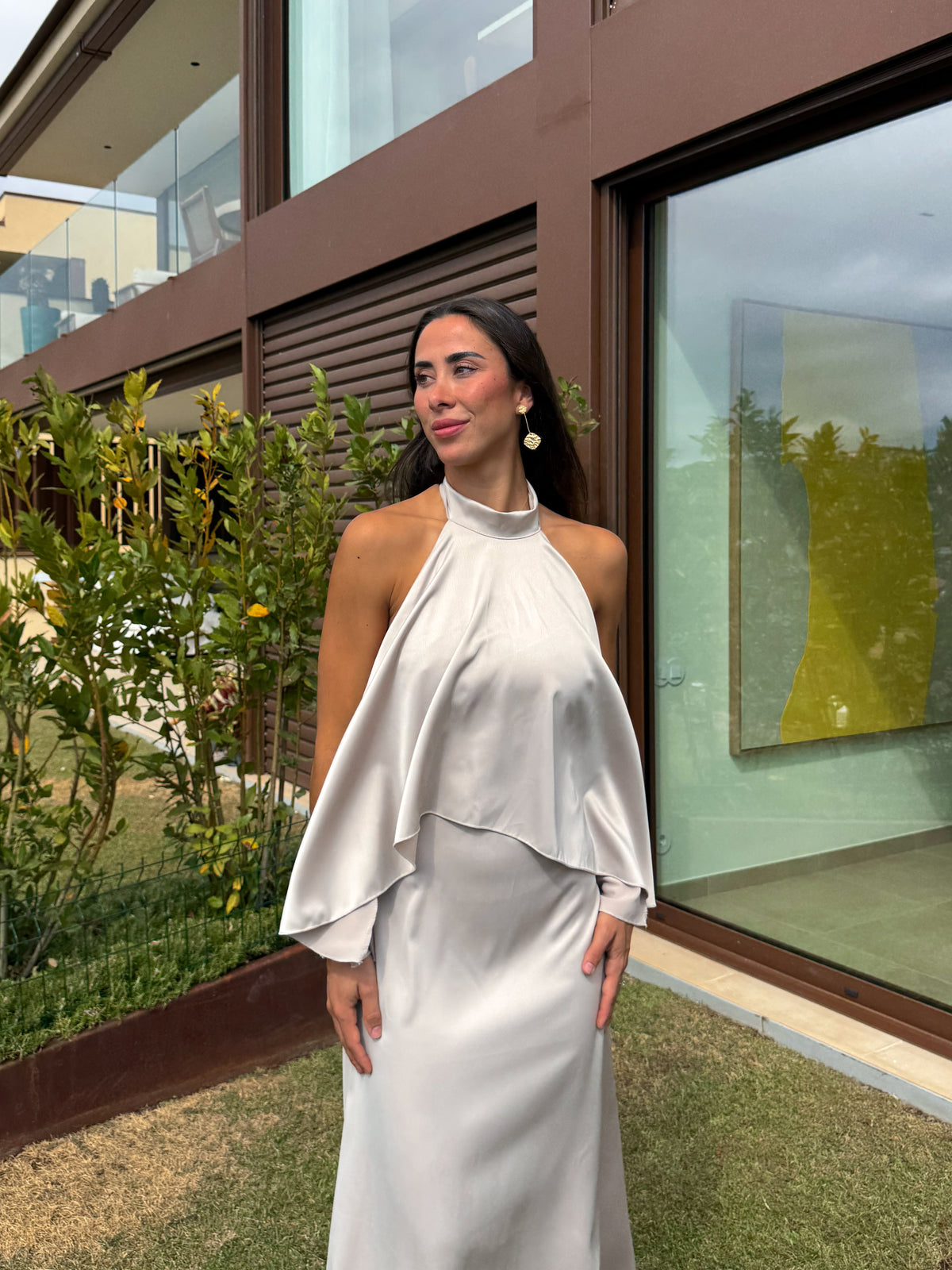 Vestido raso capa beige