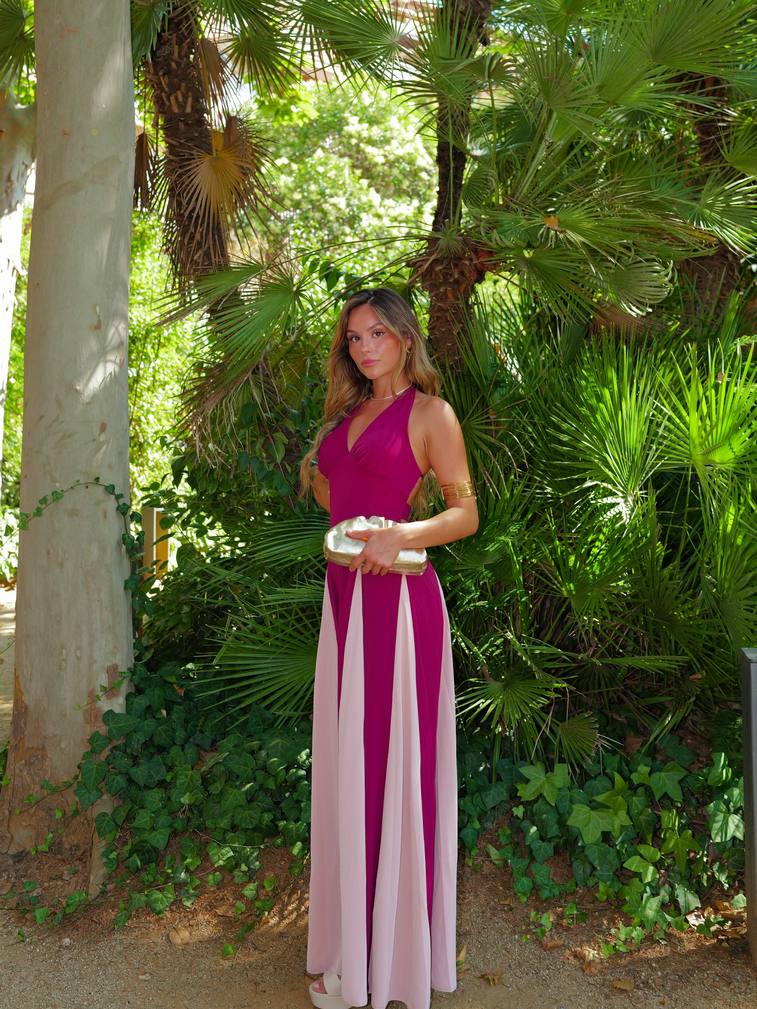 Vestido cuello pico bicolor amarena